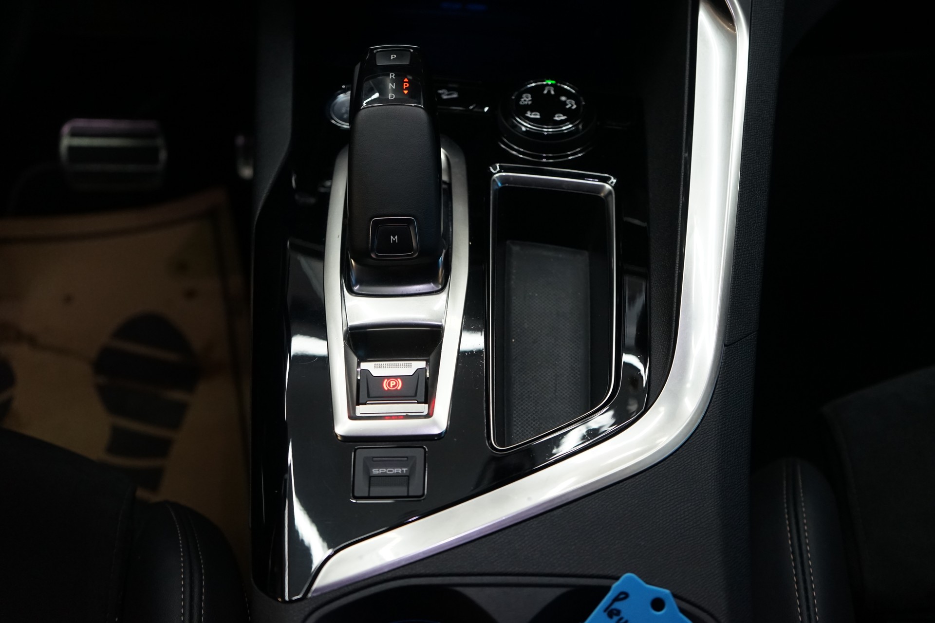 PEUGEOT 5008 2.0 BlueHDi GT EAT-image-11