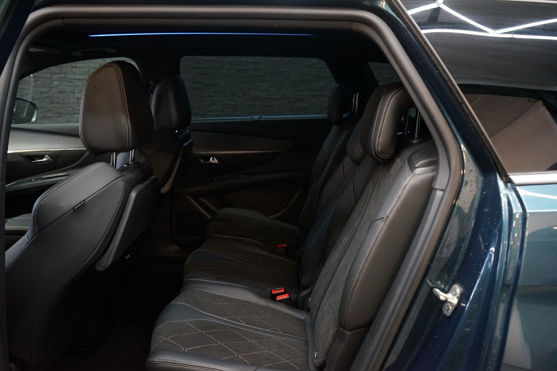 PEUGEOT 5008 2.0 BlueHDi GT EAT-image-26