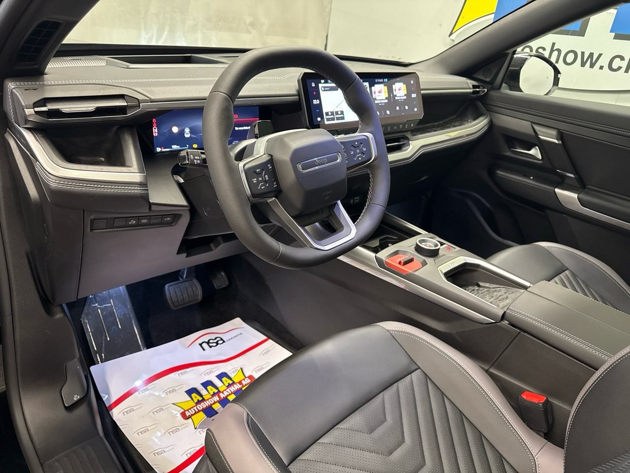 JEEP Compass 1.2 T e-Hybrid First Edition Plus & SKY-image-2