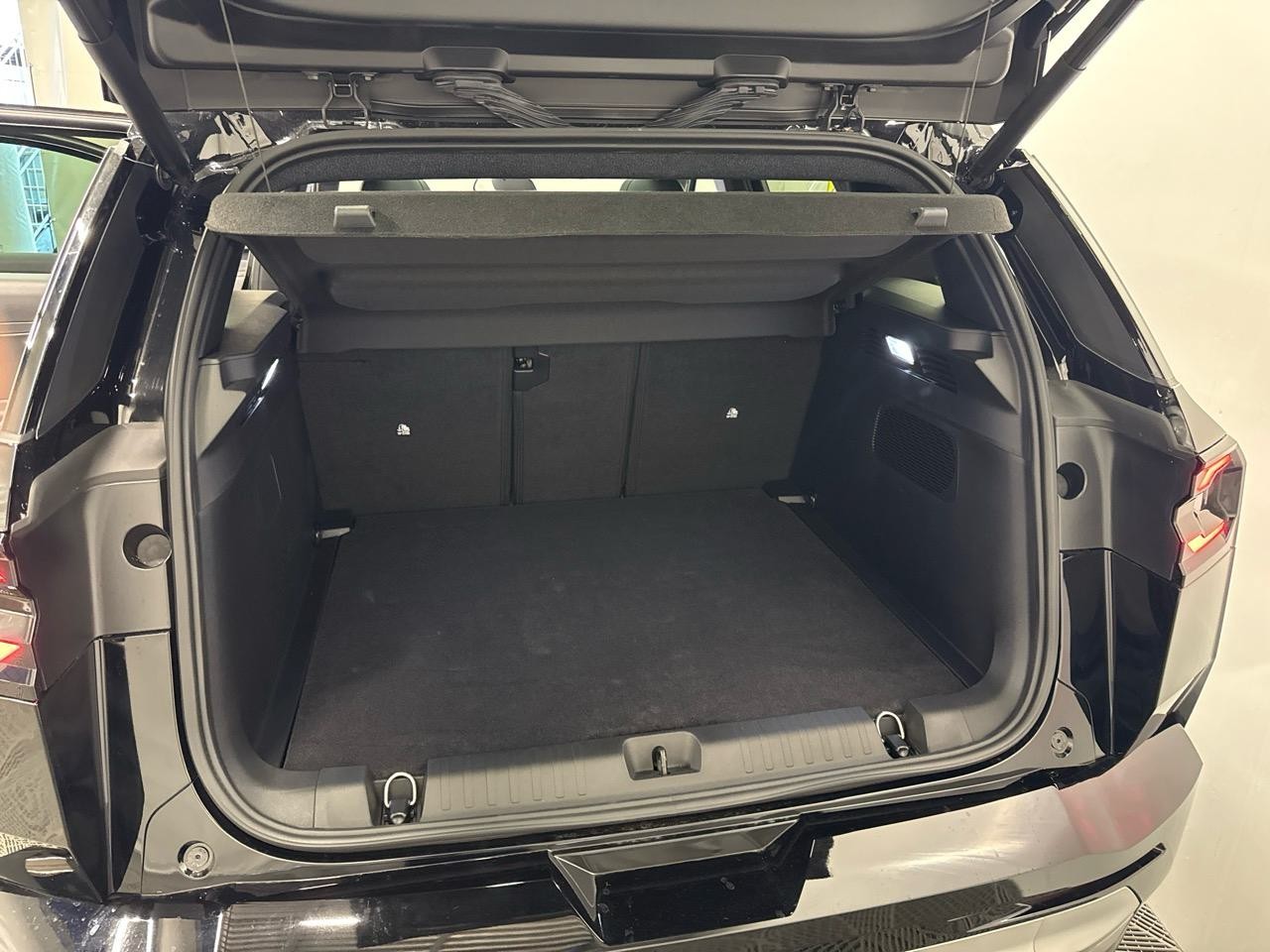 JEEP Compass 1.2 T e-Hybrid First Edition Plus & SKY-image-12