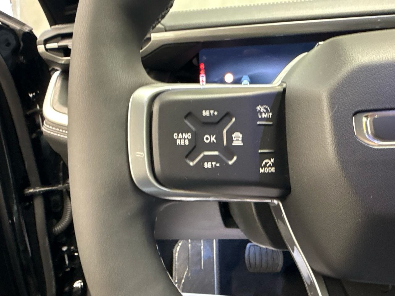 JEEP Compass 1.2 T e-Hybrid First Edition Plus & SKY-image-9
