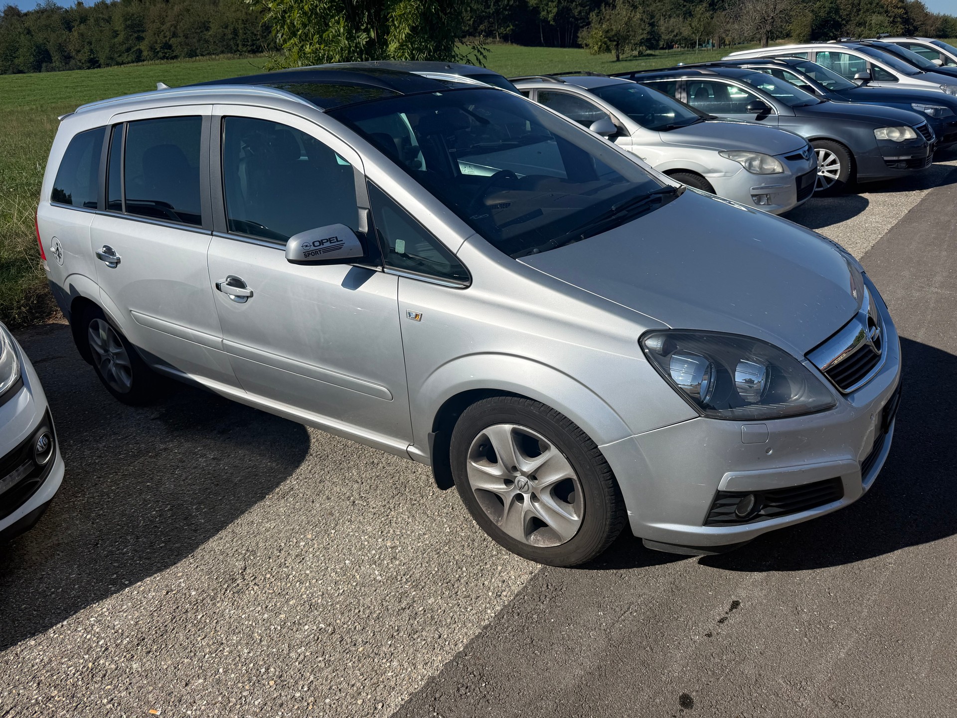 OPEL Zafira 1.9 CDTI Enjoy Automatic-image-1