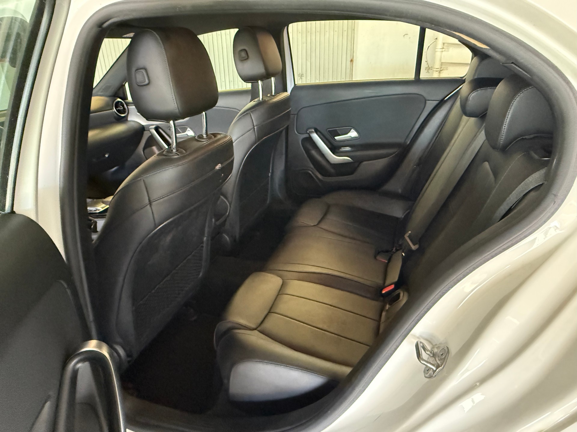 MERCEDES-BENZ A 220 Progressive 7G-DCT-image-15