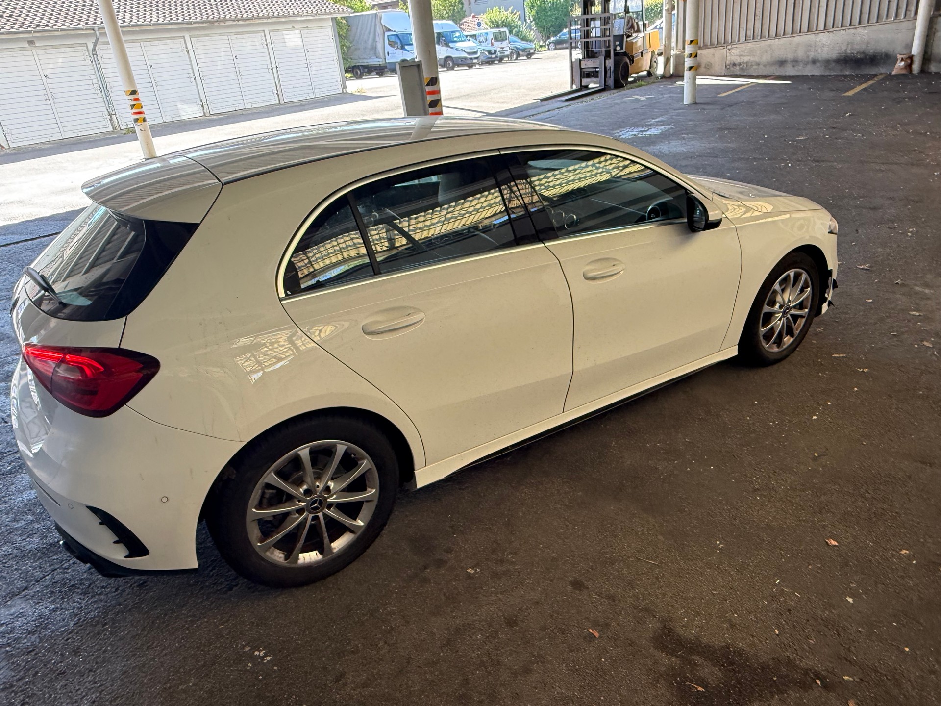 MERCEDES-BENZ A 220 Progressive 7G-DCT-image-7