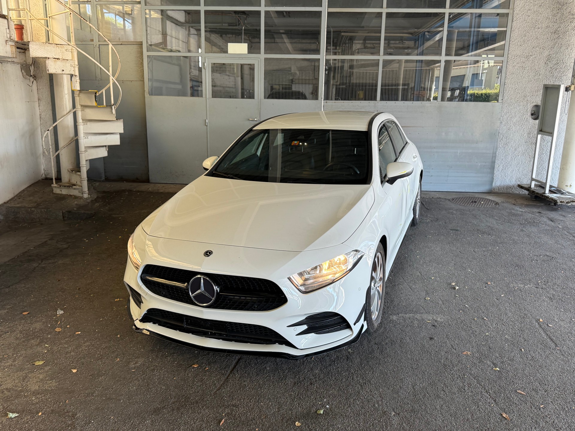 MERCEDES-BENZ A 220 Progressive 7G-DCT-image-0