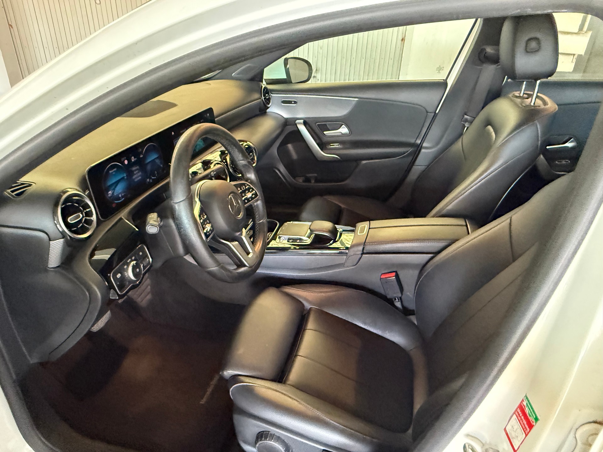 MERCEDES-BENZ A 220 Progressive 7G-DCT-image-14