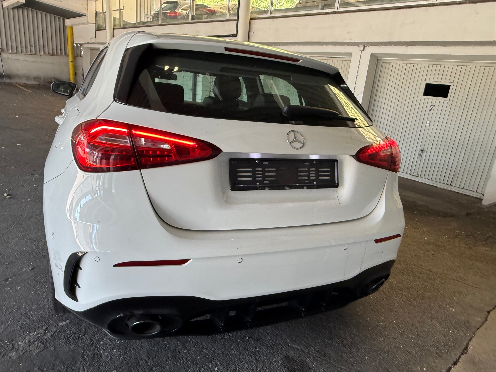 MERCEDES-BENZ A 220 Progressive 7G-DCT-image-6