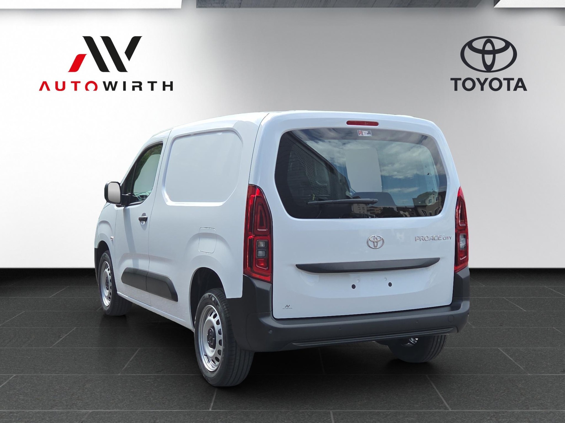 TOYOTA PROACE CITY Van L1 1.2 Active-image-6