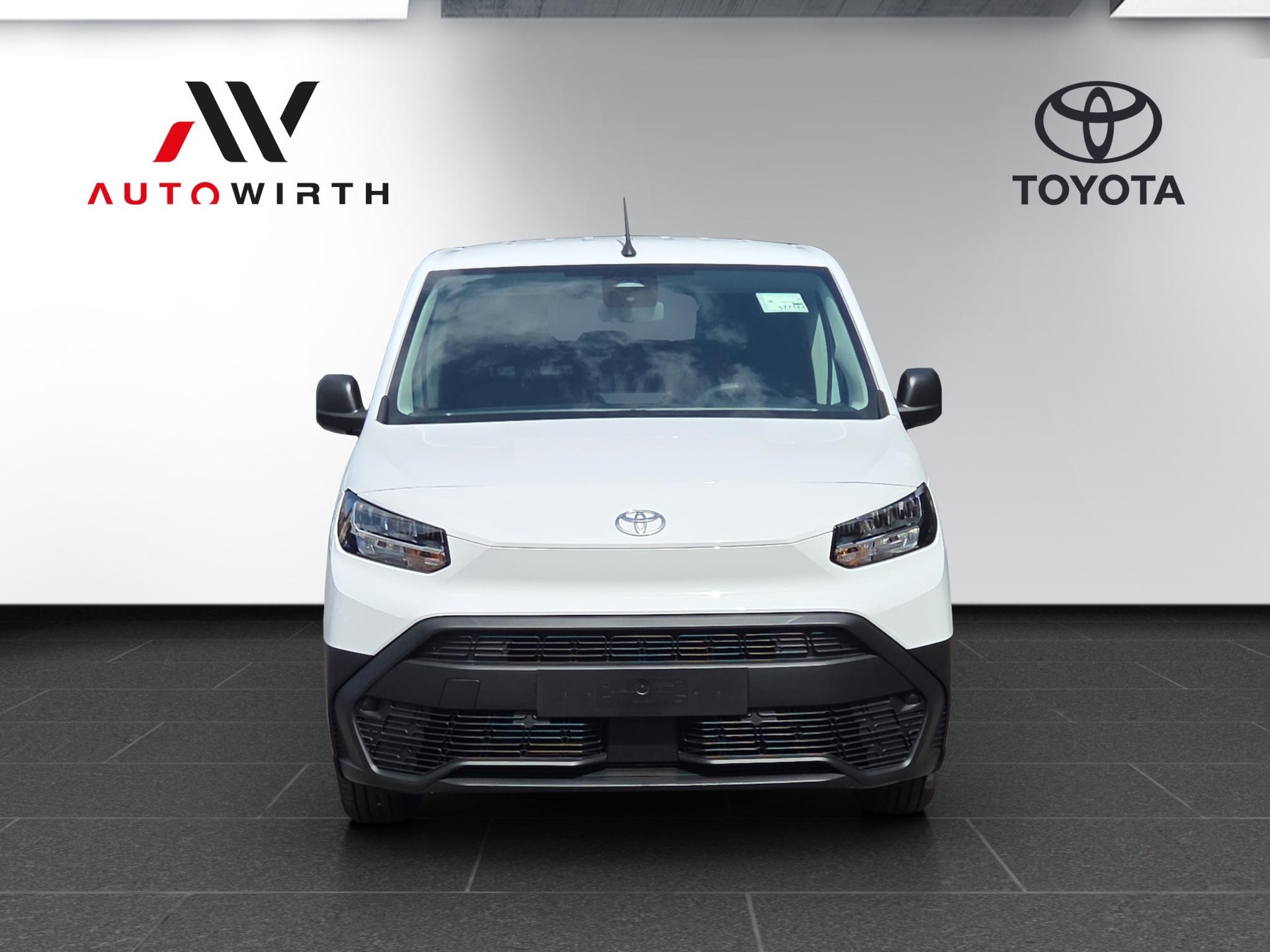 TOYOTA PROACE CITY Van L1 1.2 Active-image-1