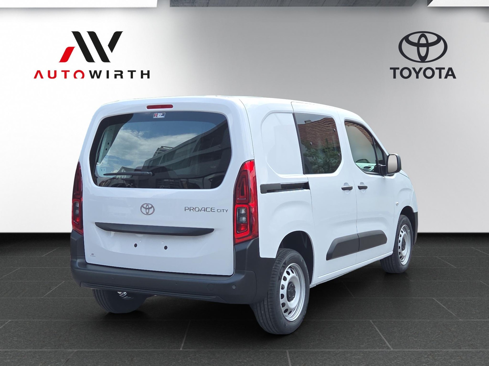 TOYOTA PROACE CITY Van L1 1.2 Active-image-4