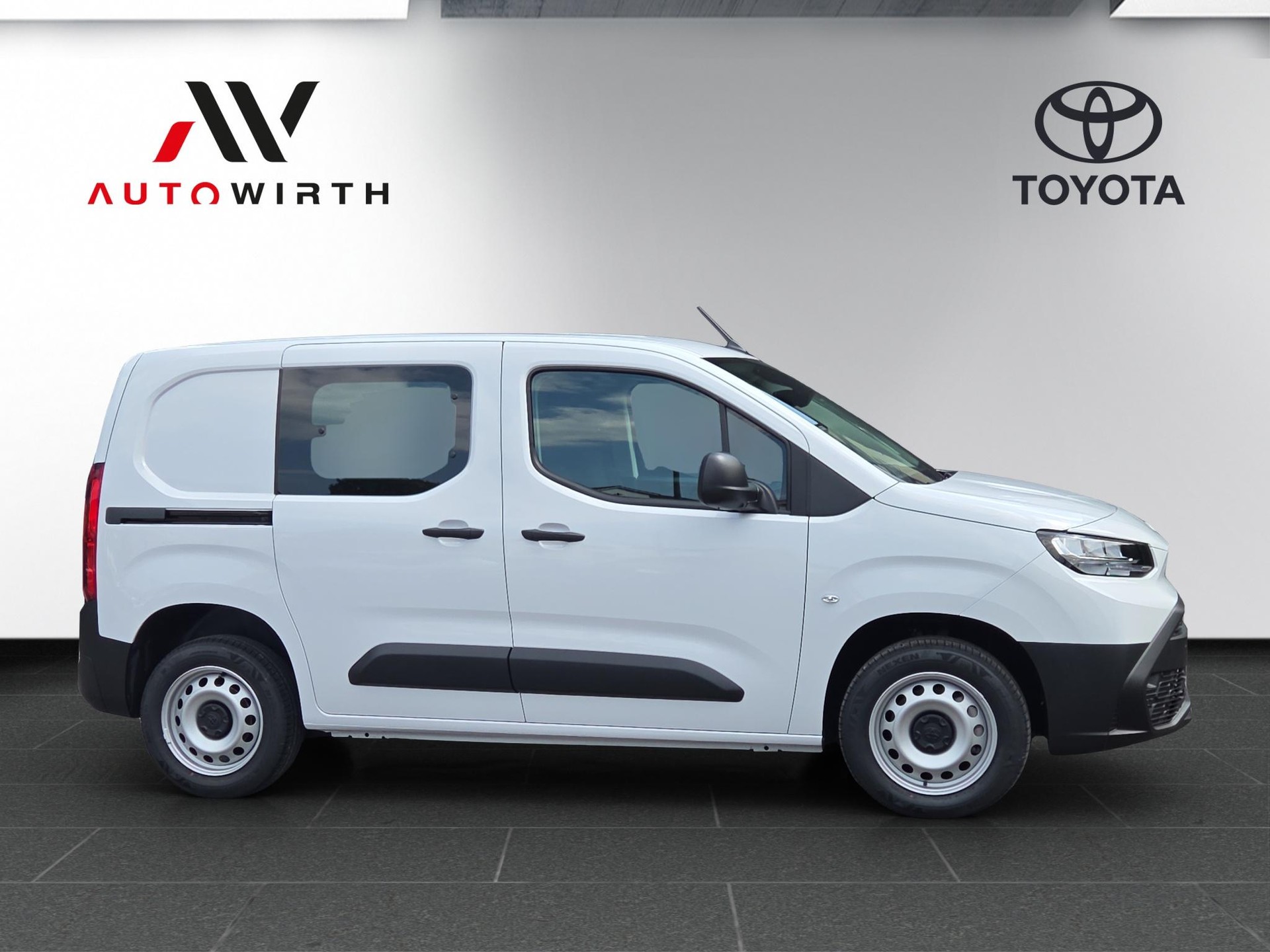 TOYOTA PROACE CITY Van L1 1.2 Active-image-3