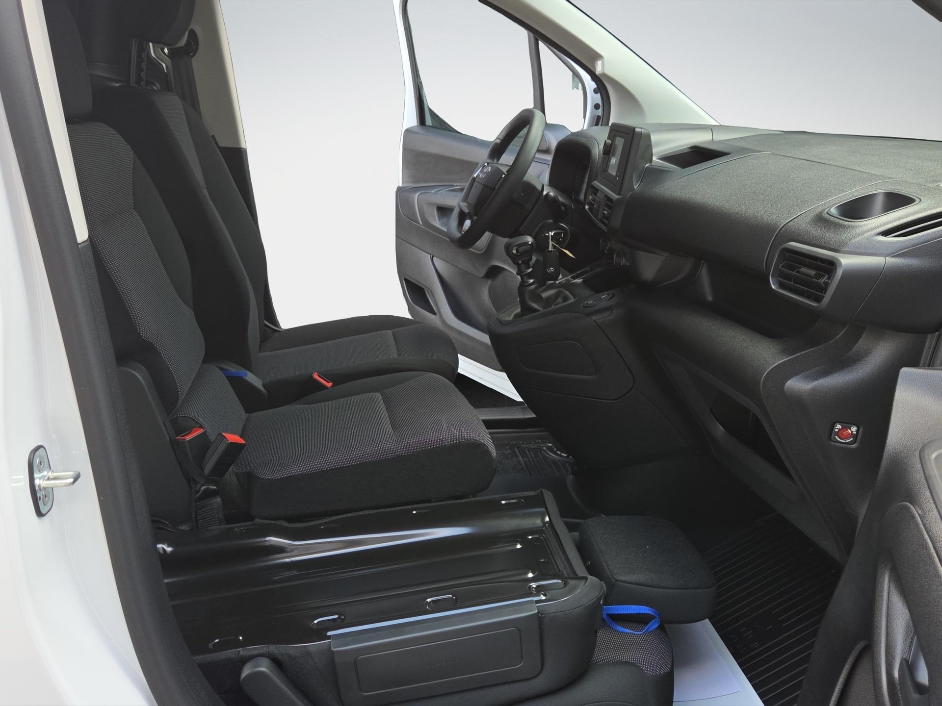 TOYOTA PROACE CITY Van L1 1.2 Active-image-15