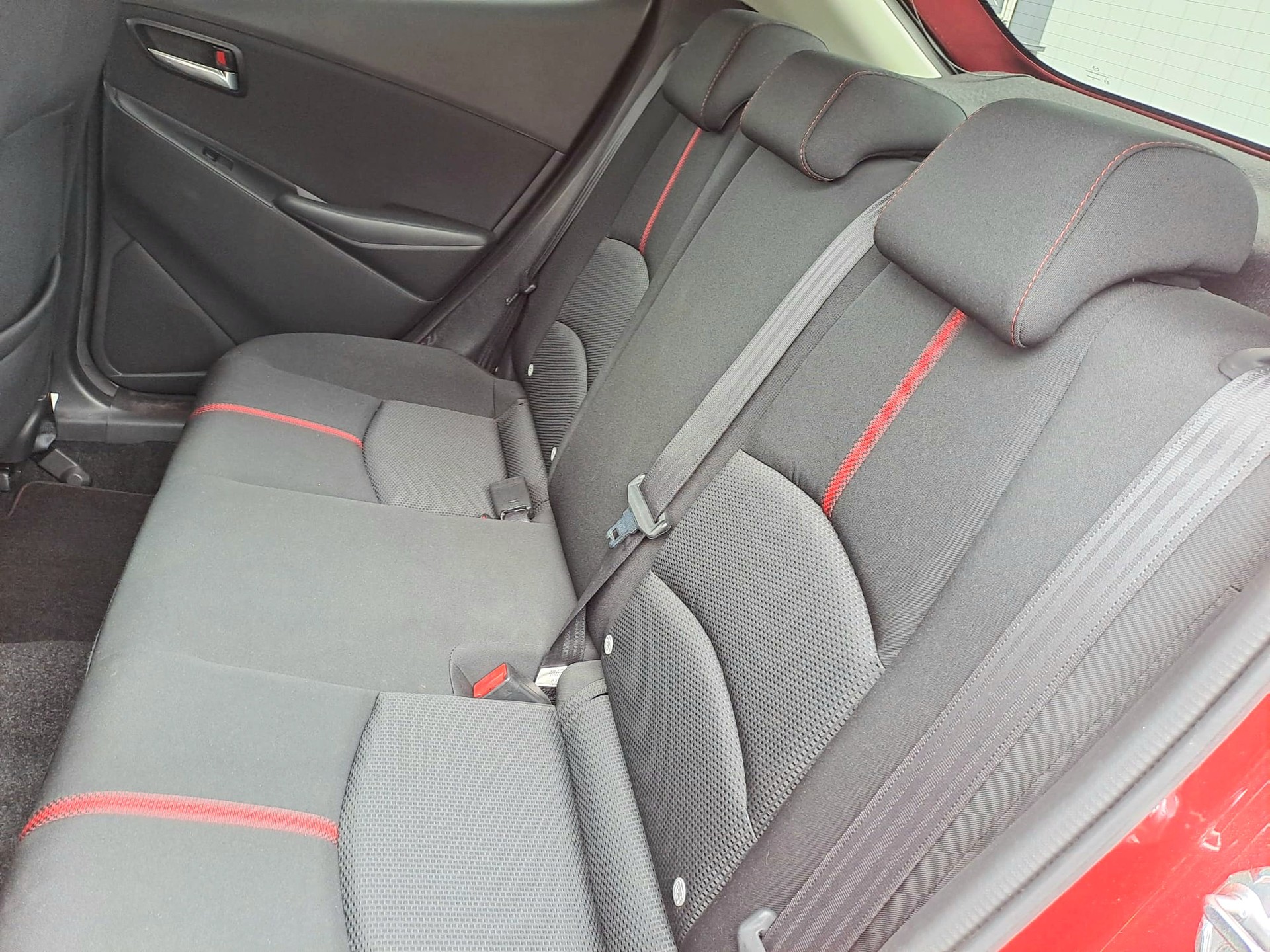 MAZDA 2 1.5i 16V Skyactiv-G Revolution-image-9
