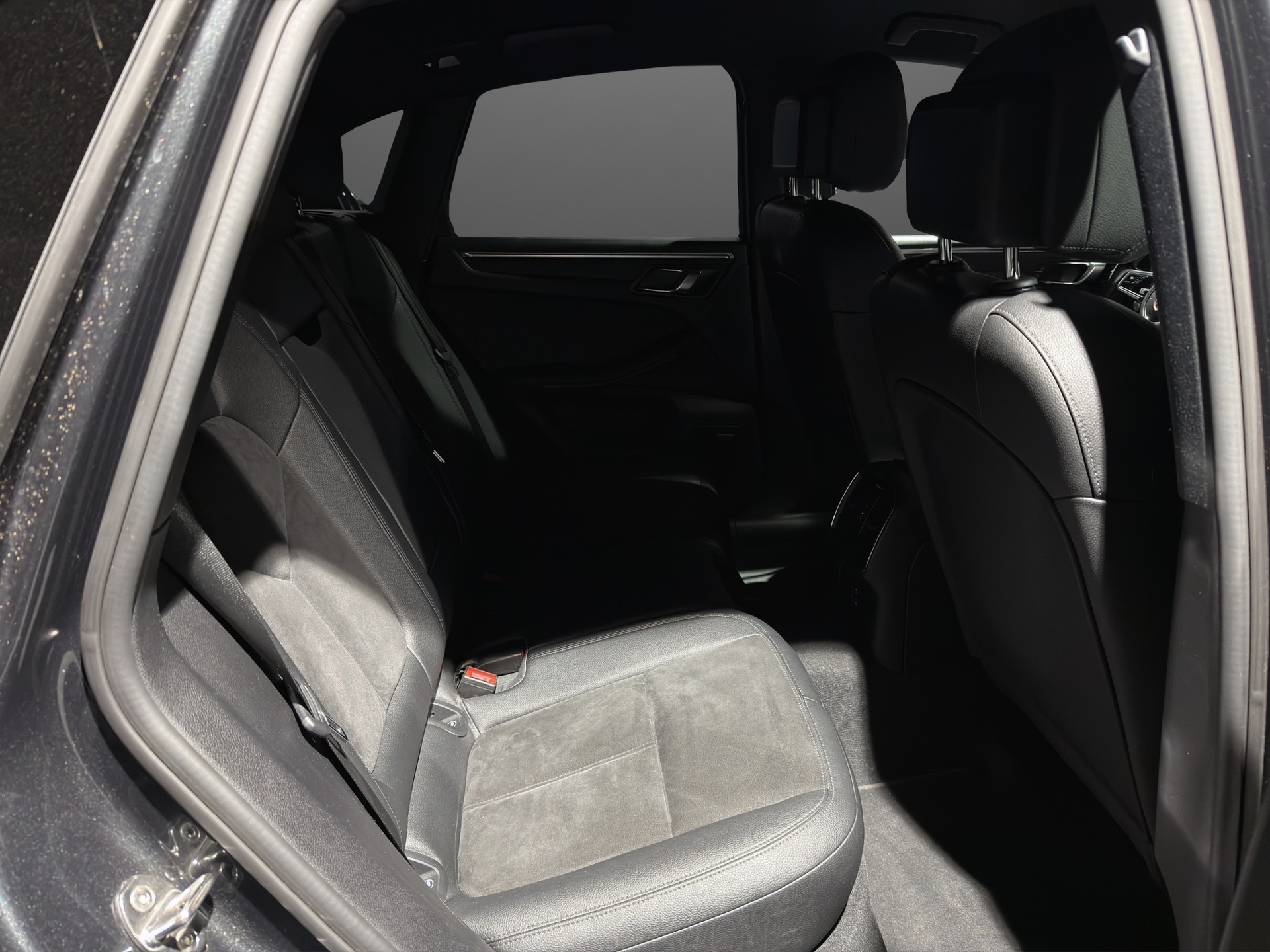 PORSCHE Macan PDK-image-8