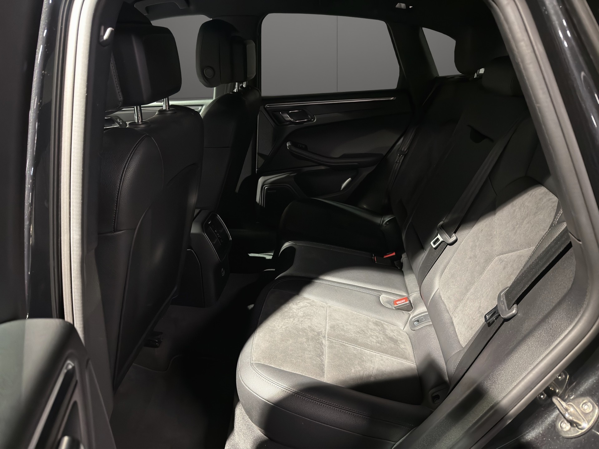 PORSCHE Macan PDK-image-7