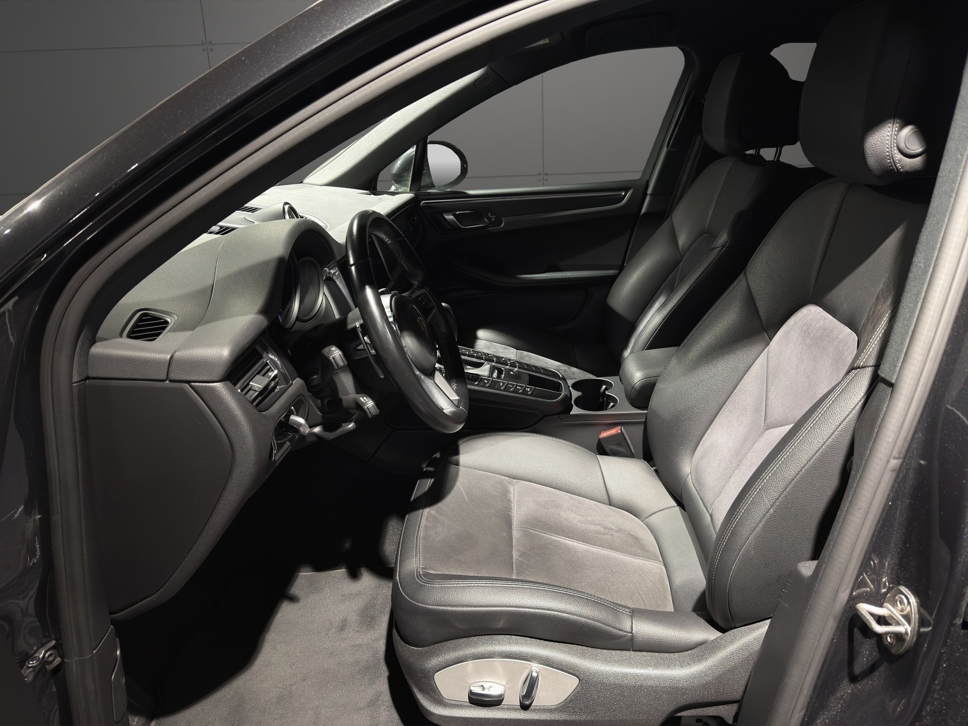 PORSCHE Macan PDK-image-5