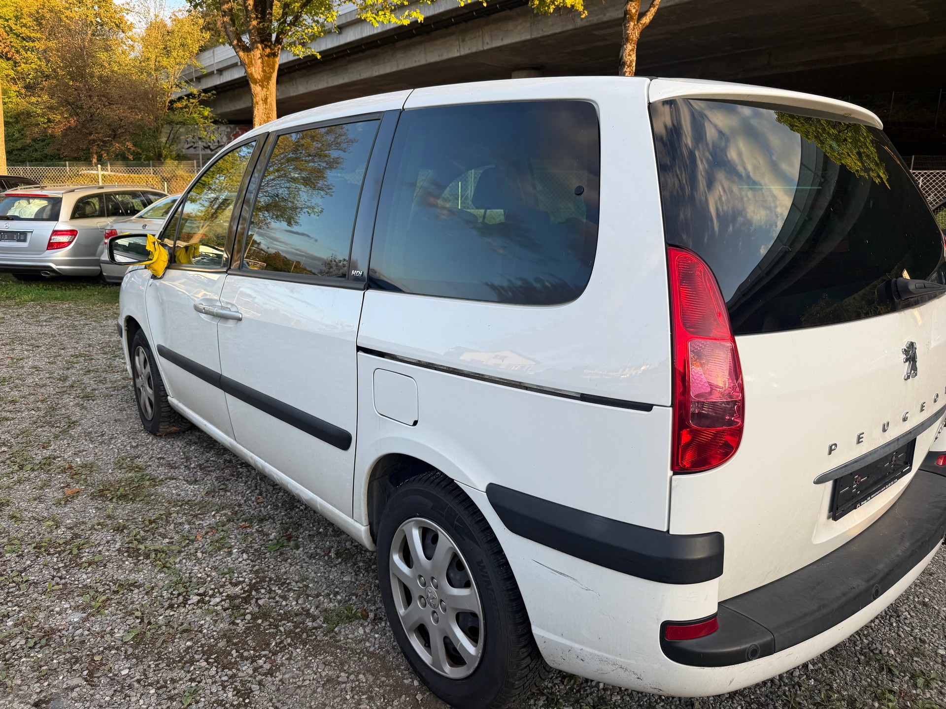 PEUGEOT 807 2.0 16V HDi ST Family+ Automatic-image-4