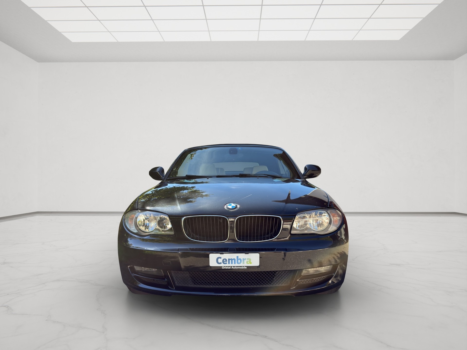 BMW 118i Cabrio-image-3