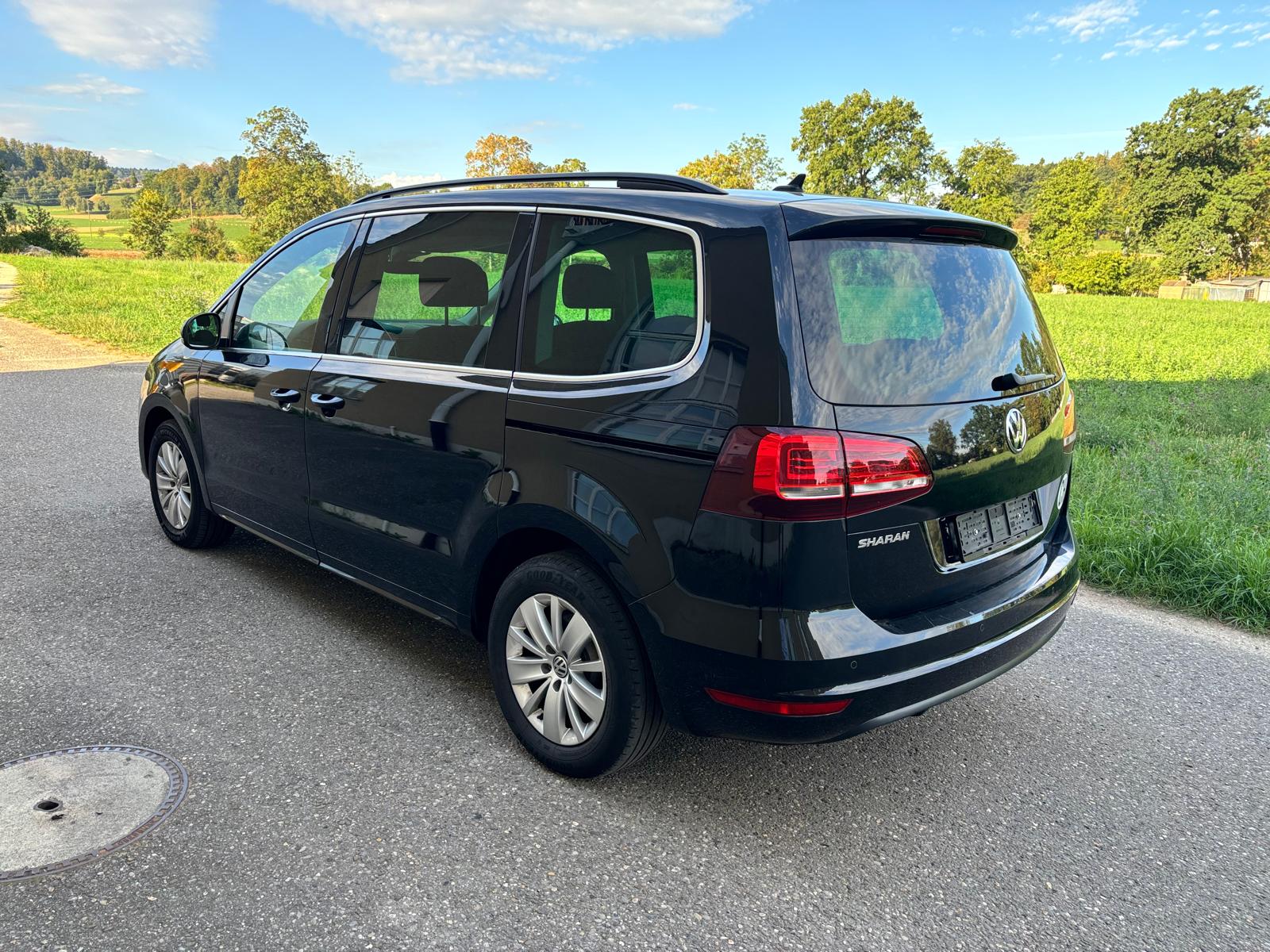 VW Sharan 2.0 TDI BMT Comfortline DSG-image-7
