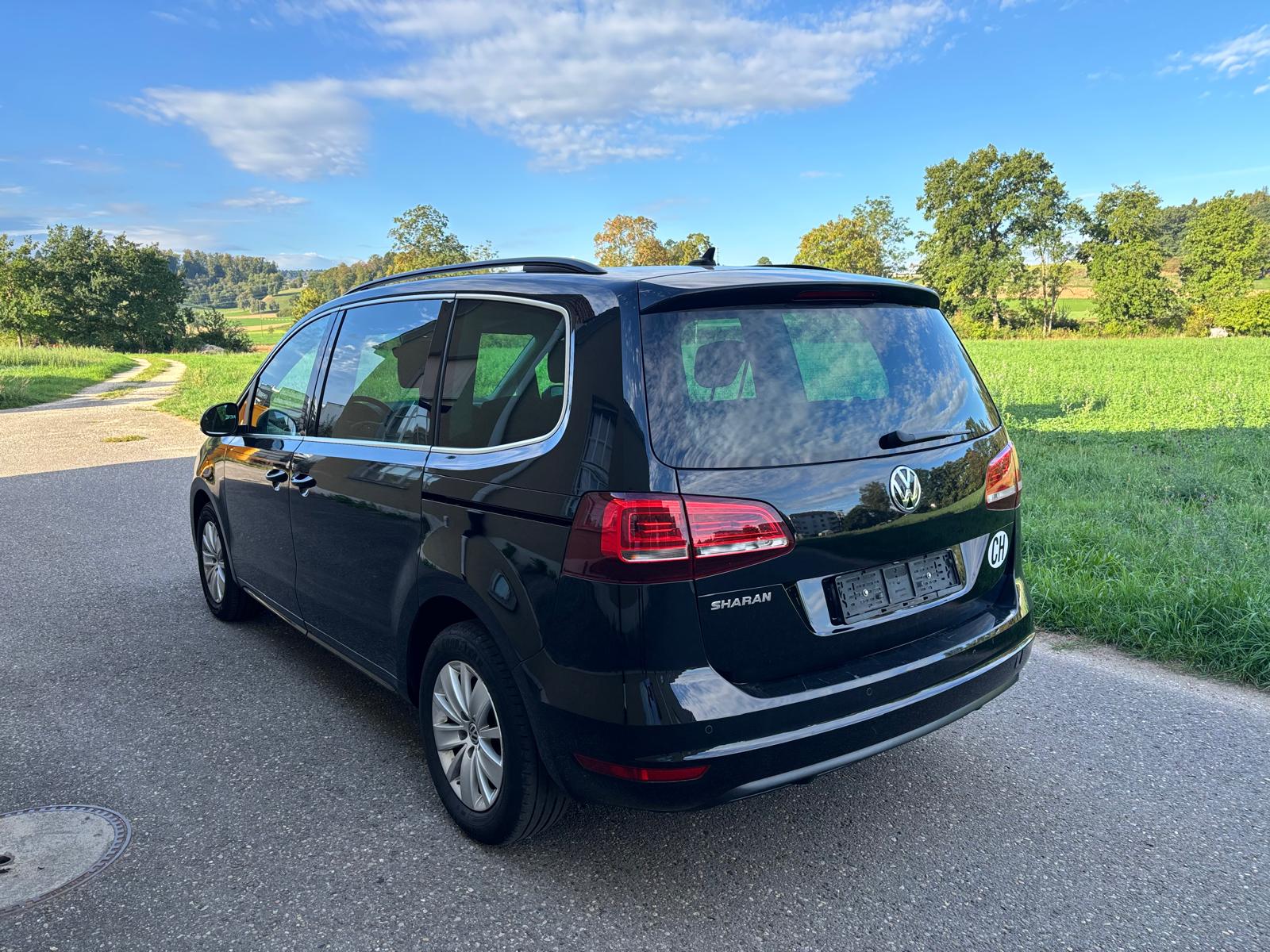 VW Sharan 2.0 TDI BMT Comfortline DSG-image-2