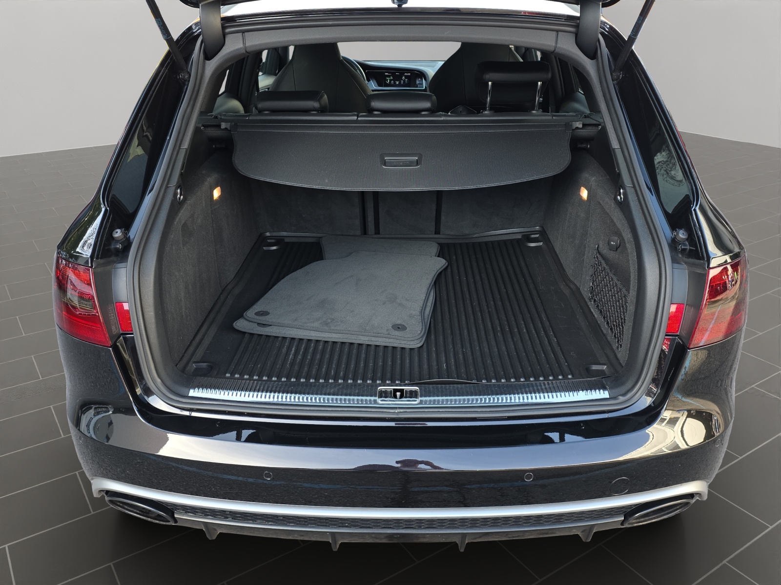 AUDI RS4 Avant 4.2 FSI V8 quattro S-tronic-image-14