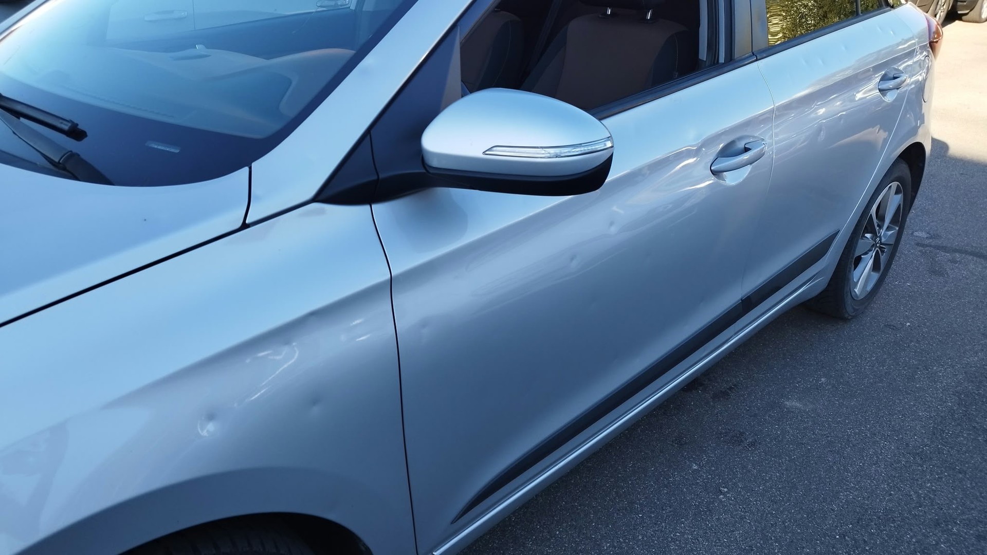 HYUNDAI i20 1.4 Launch Plus-image-13