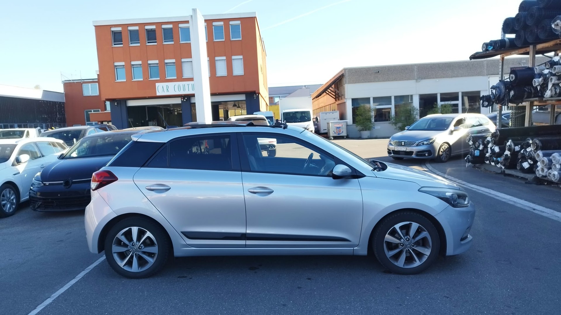 HYUNDAI i20 1.4 Launch Plus-image-4