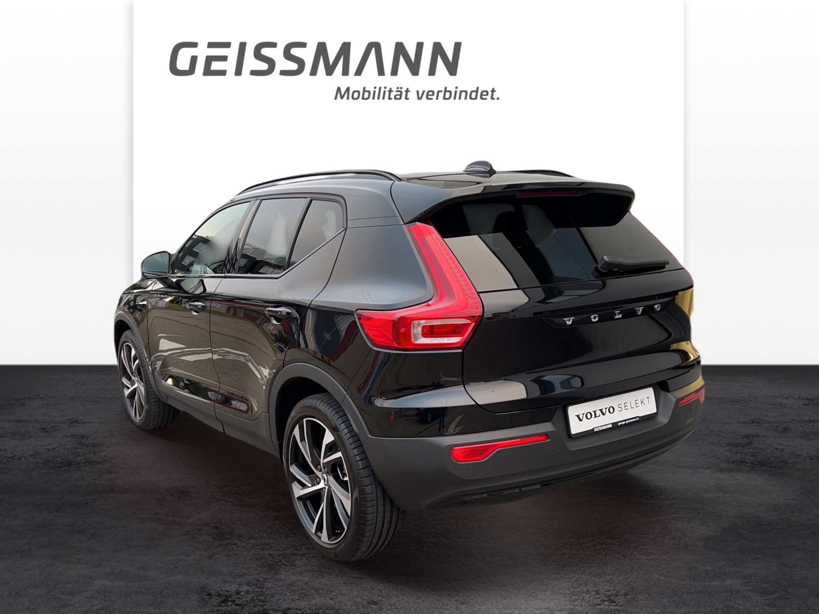 VOLVO XC40 2.0 B4 MH R-Design AWD-image-2