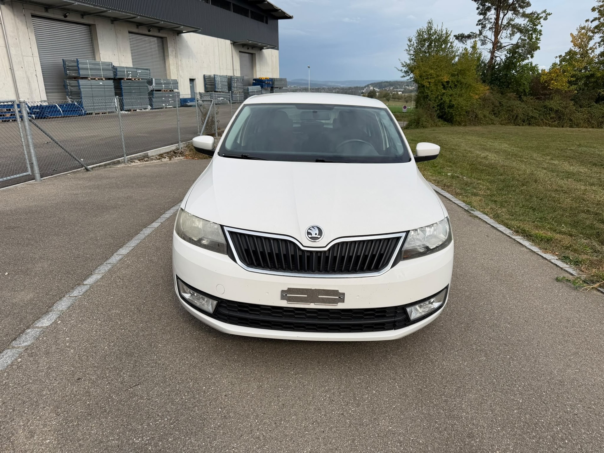 SKODA Rapid 1.2 TSI Ambition-image-1