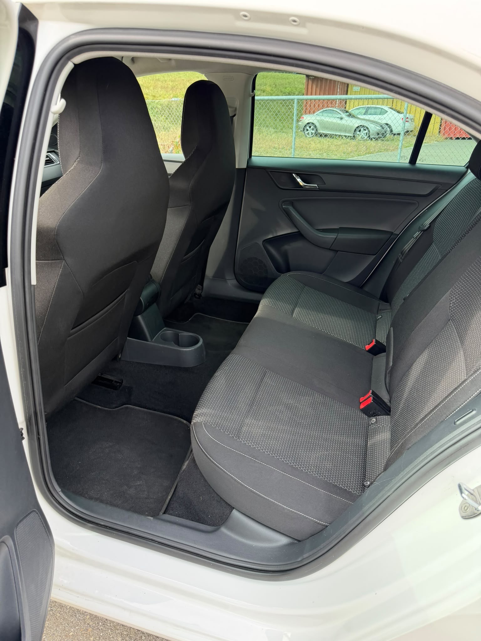 SKODA Rapid 1.2 TSI Ambition-image-9
