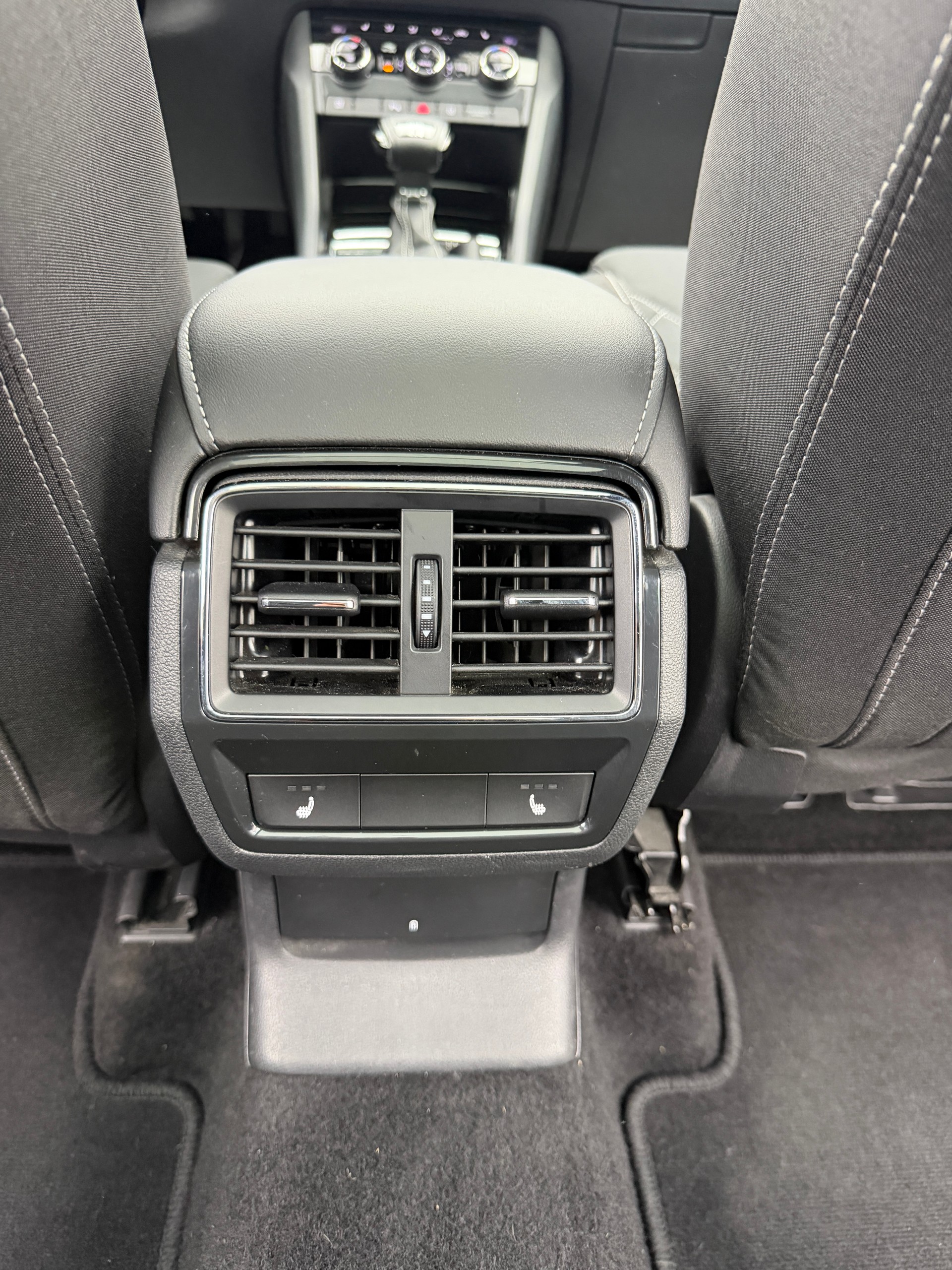 SKODA Karoq 2.0 TSI 190PS Black Magic Perl SportLine 4x4 DSG / RF-Kamera / Panoramadach / Virtuelles Cockpit / AHK-Schwenkbar /-image-22