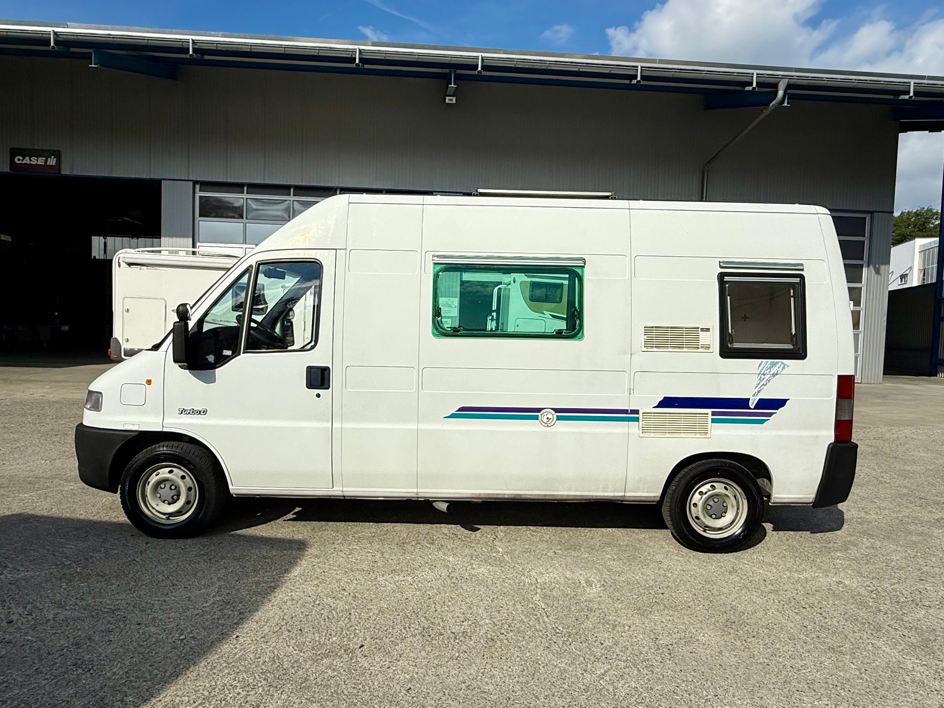PEUGEOT Camp 560-image-4