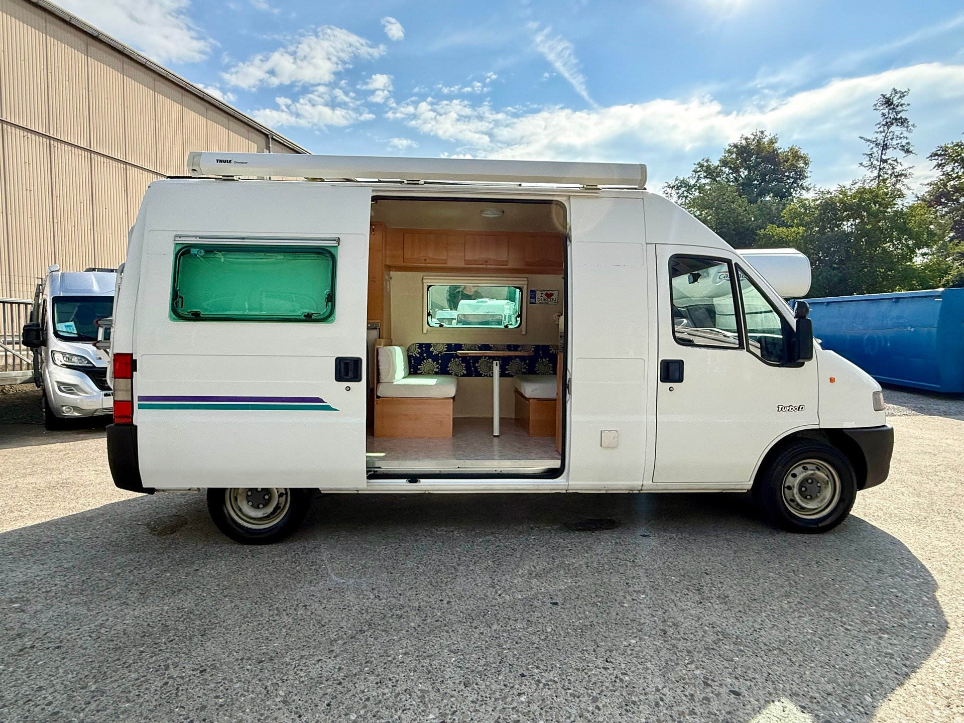 PEUGEOT Camp 560-showroom-element-1