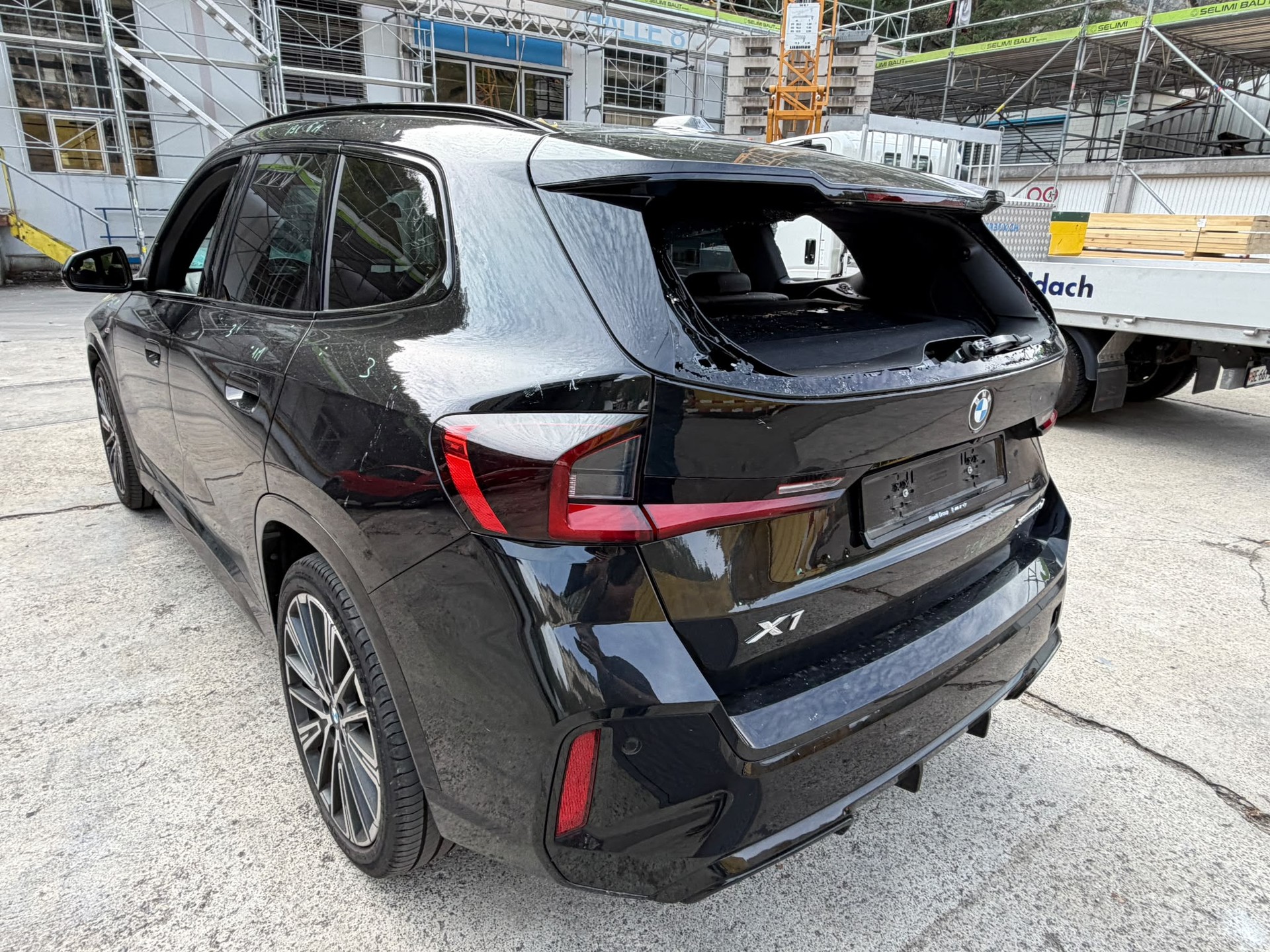 BMW X1 xDrive 23d 48V-image-3