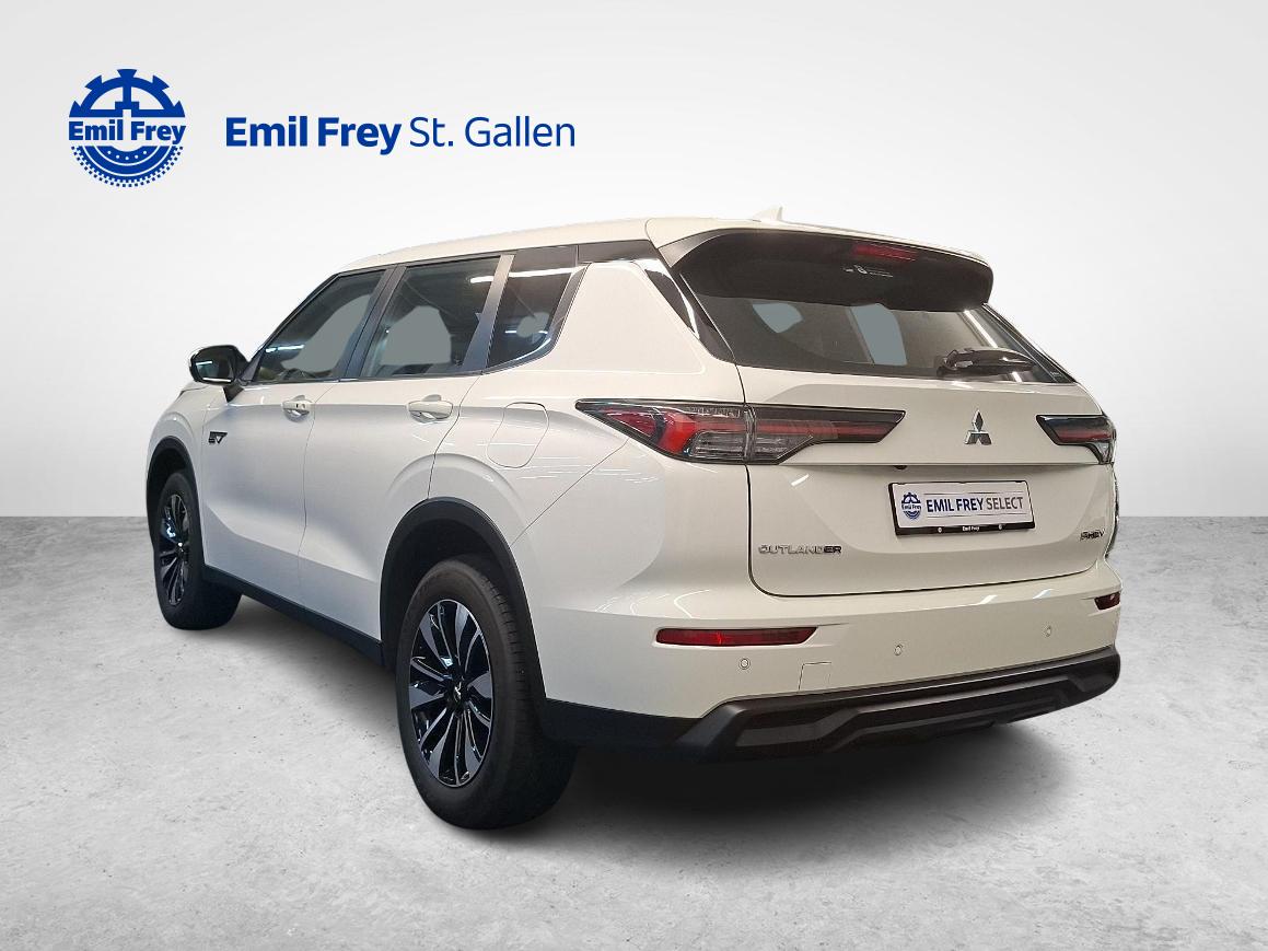 MITSUBISHI Outlander 2.4 PHEV Inform 4x4-image-2