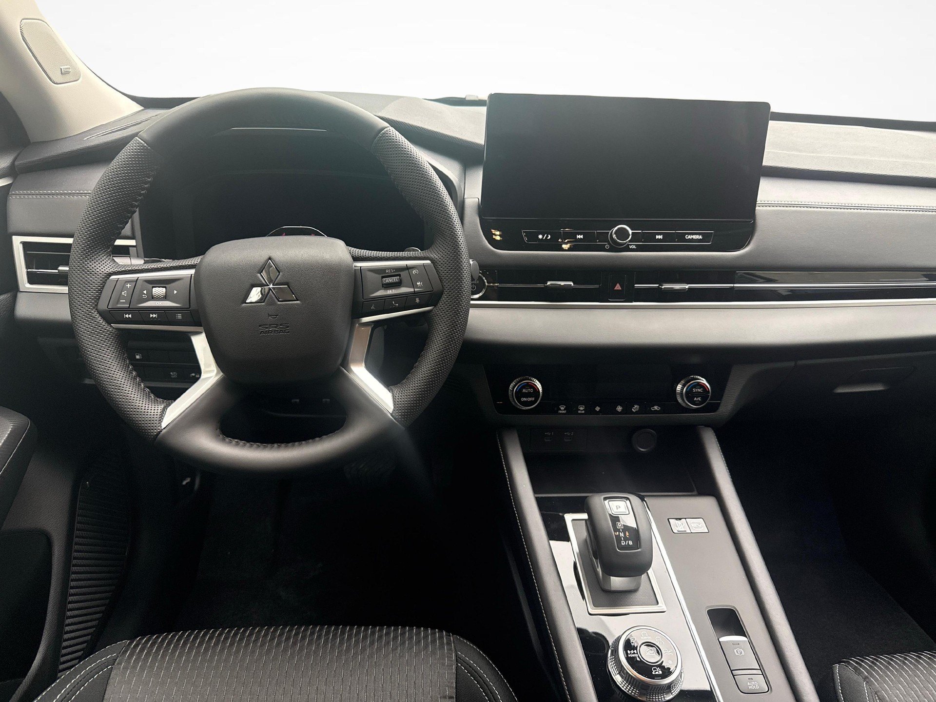 MITSUBISHI Outlander 2.4 PHEV Inform 4x4-image-8