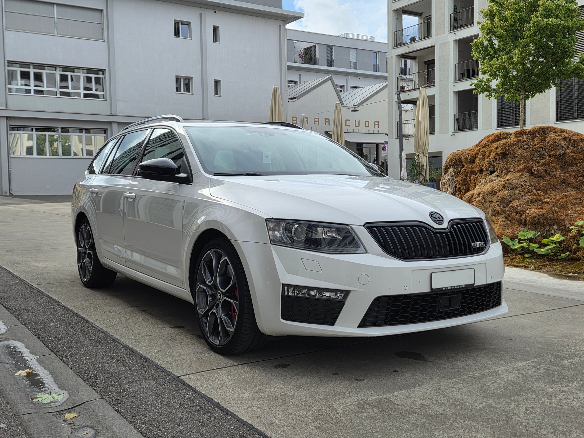 SKODA Octavia Combi 2.0 TDI RS-image-1