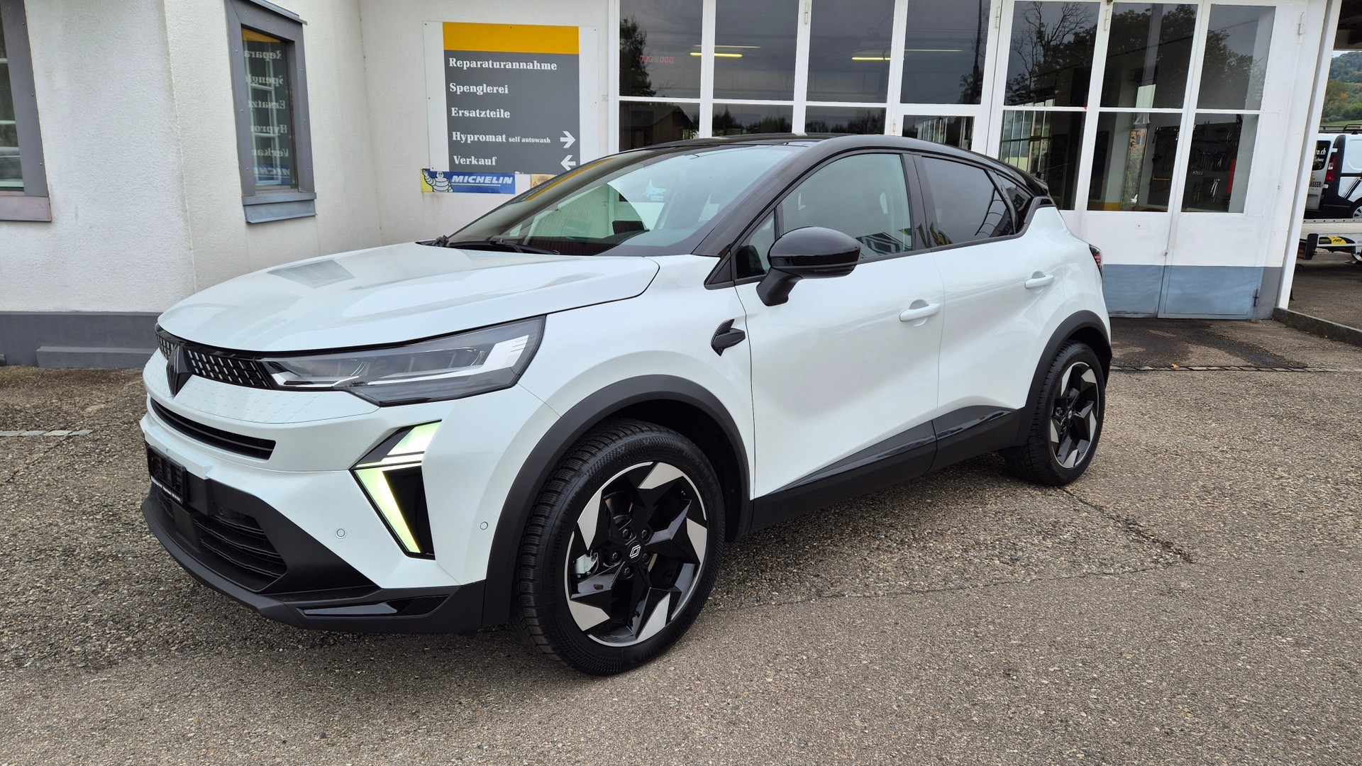 RENAULT Captur 1.6 E-Tech 145 Techno DHT-image-0
