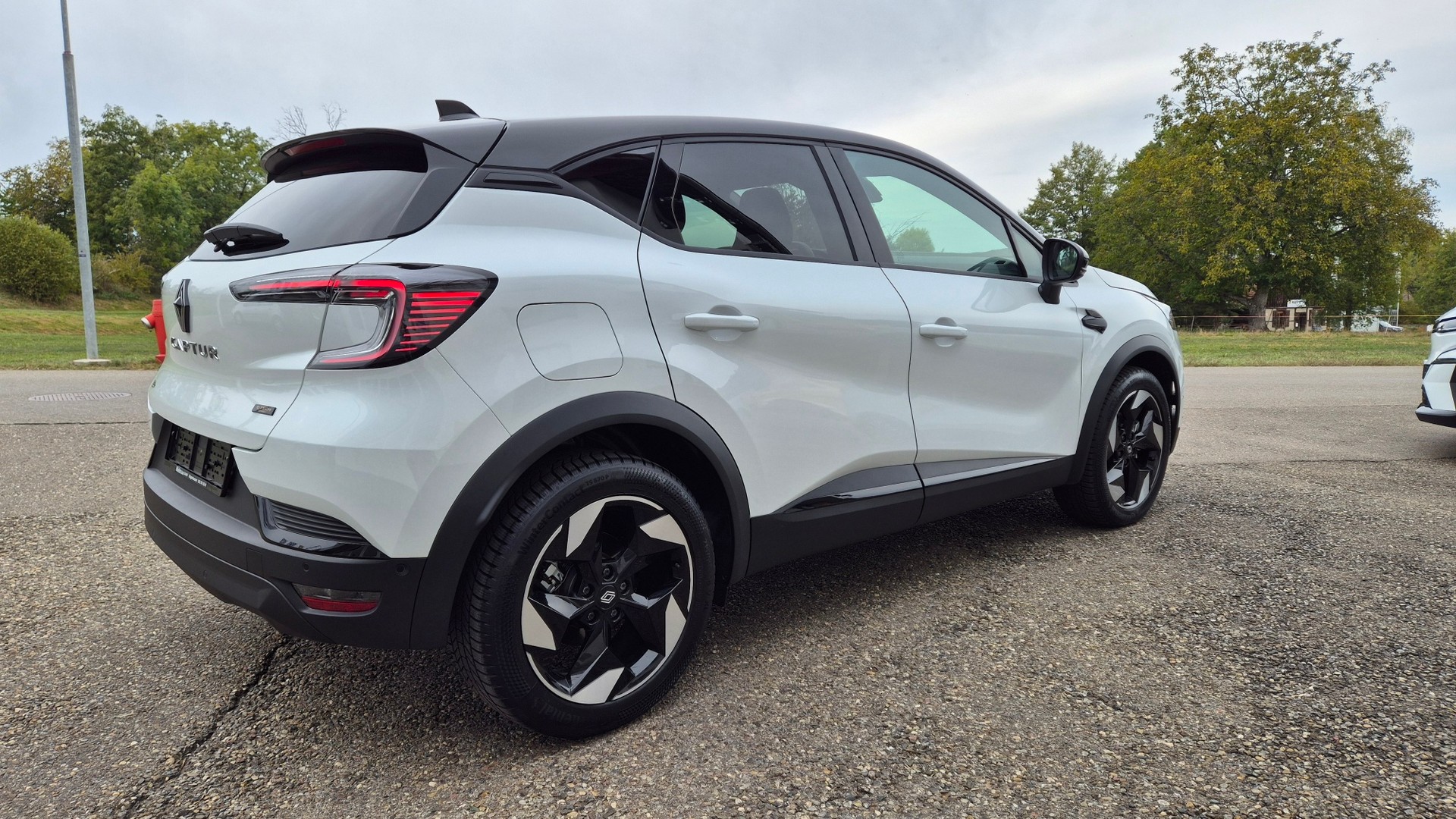 RENAULT Captur 1.6 E-Tech 145 Techno DHT-image-3