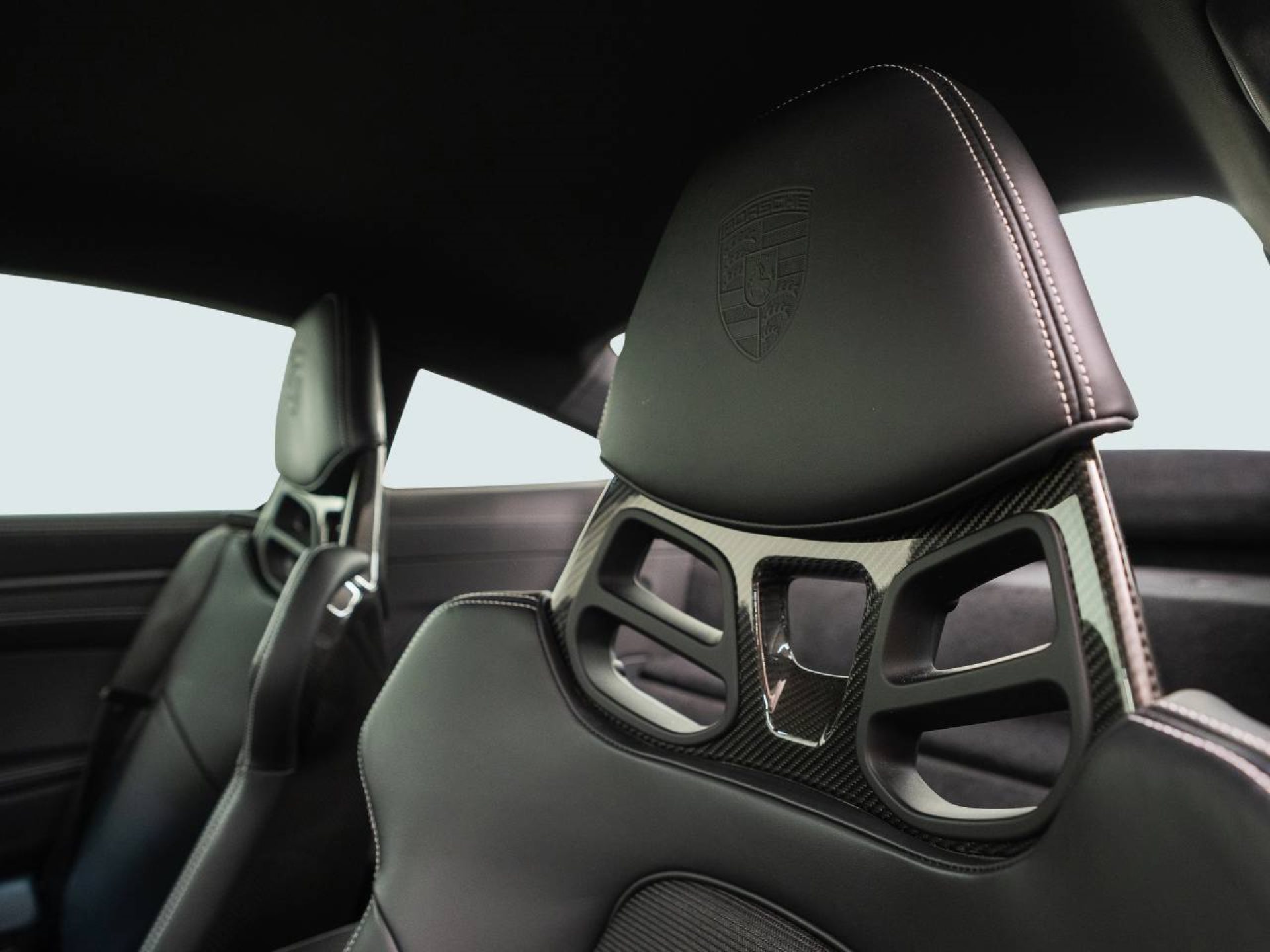 PORSCHE 911 GT3 mit Touring-Paket-image-20
