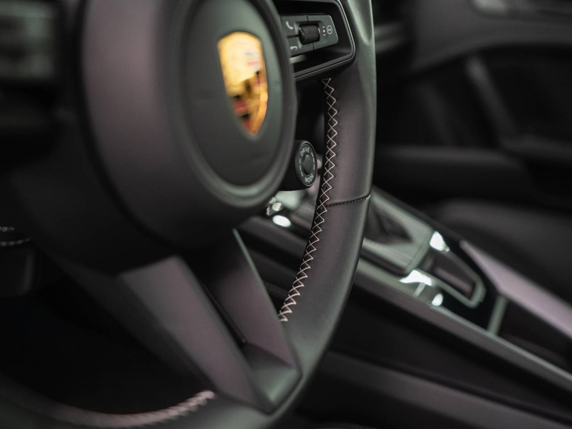 PORSCHE 911 GT3 mit Touring-Paket-image-30