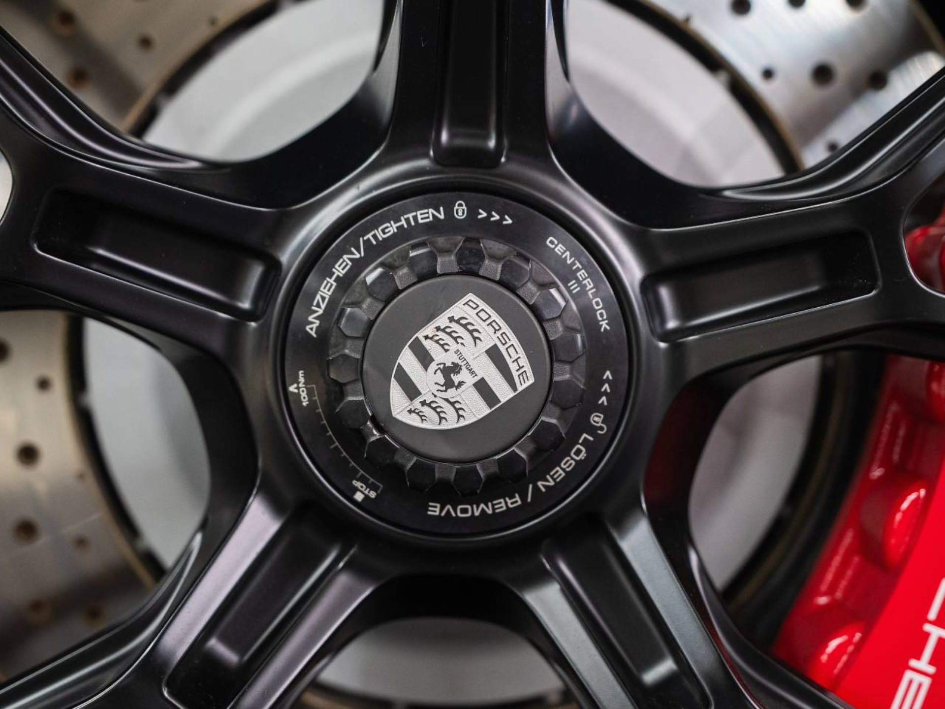 PORSCHE 911 GT3 mit Touring-Paket-image-12