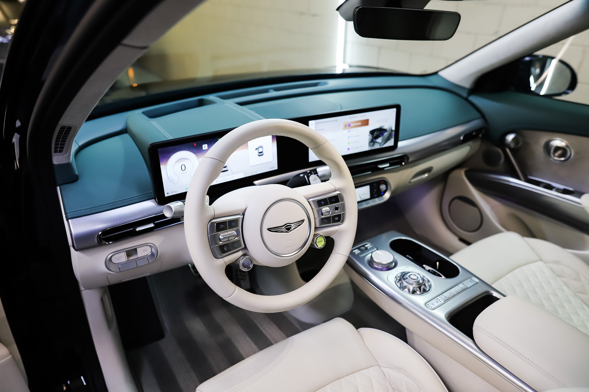 GENESIS GV60 77.4 kWh Sport Plus AWD * Anhängerkupplung * Vik Black *-image-12
