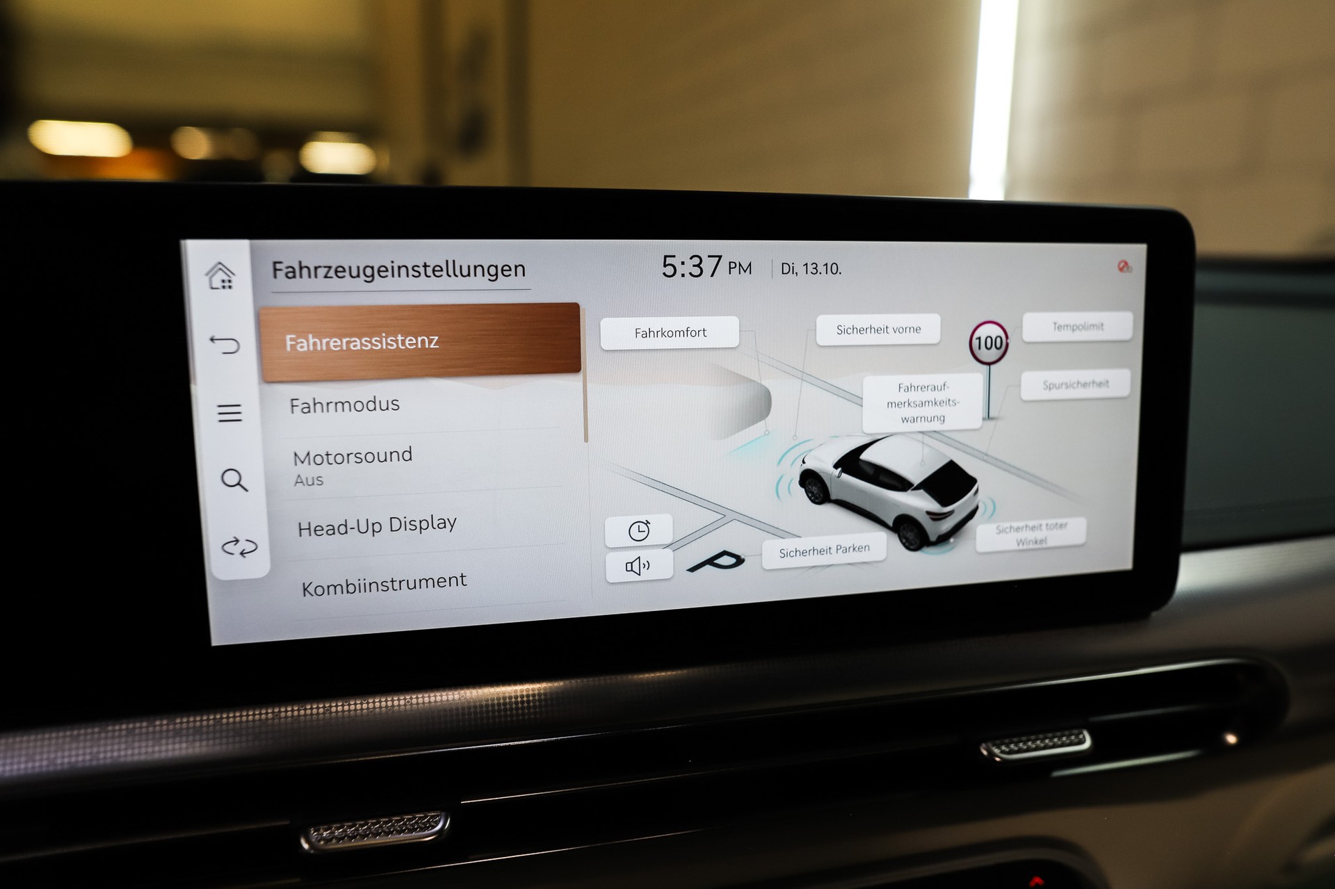 GENESIS GV60 77.4 kWh Sport Plus AWD * Anhängerkupplung * Vik Black *-image-16