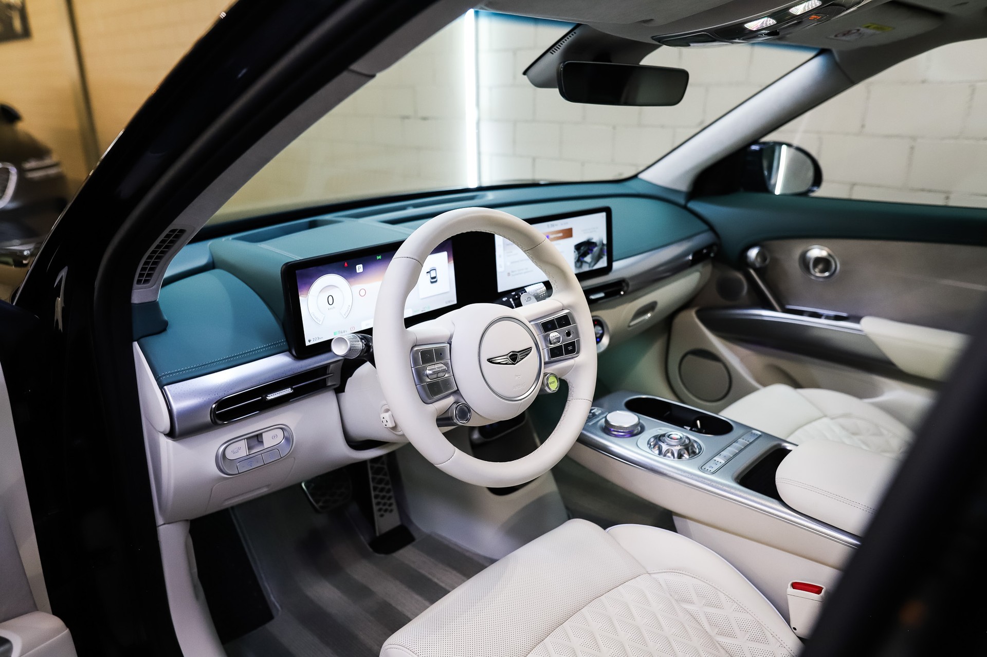 GENESIS GV60 77.4 kWh Sport Plus AWD * Anhängerkupplung * Vik Black *-image-7