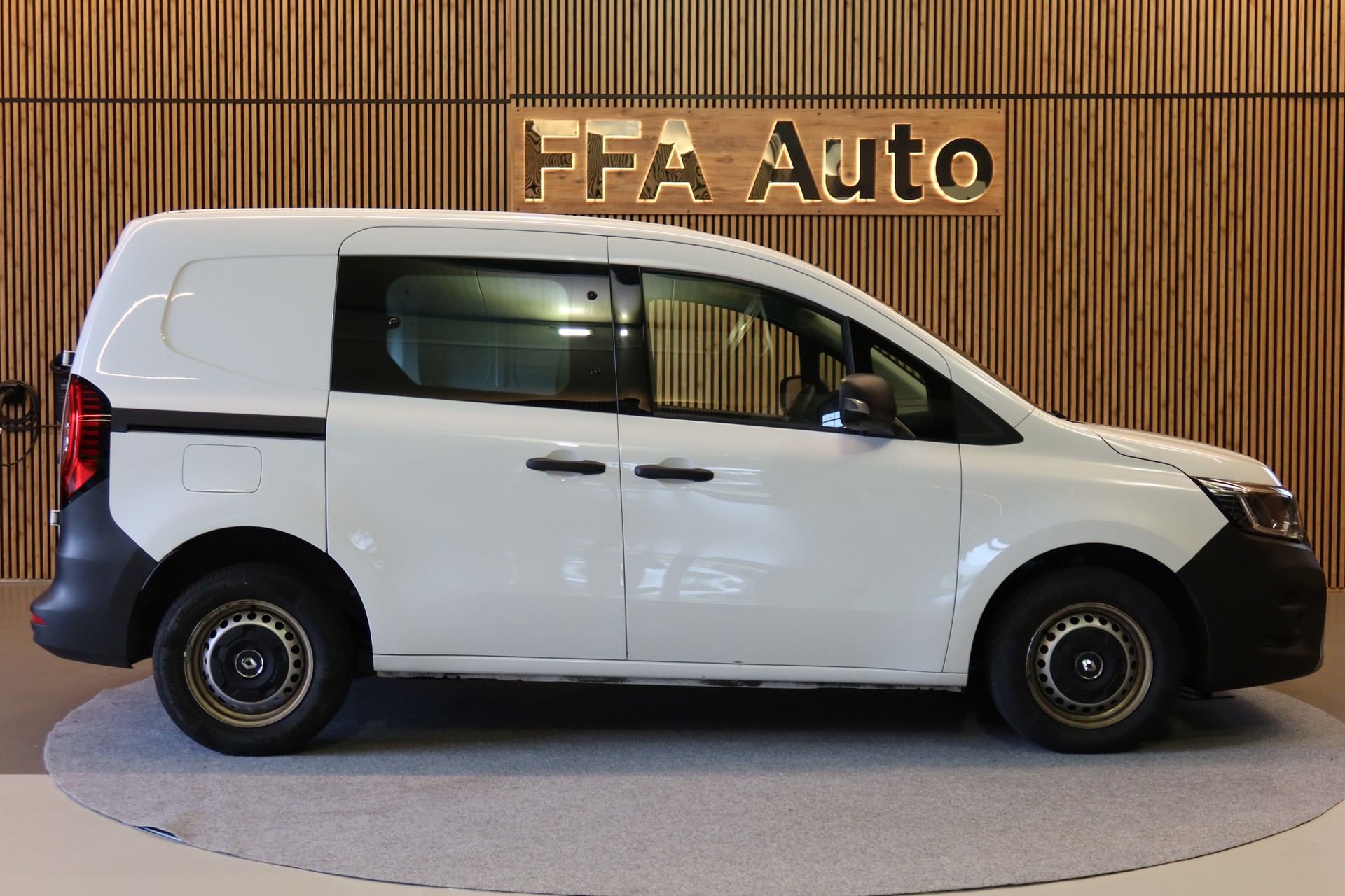 RENAULT Kangoo Van 1.5 dCi 95 Extra-image-3