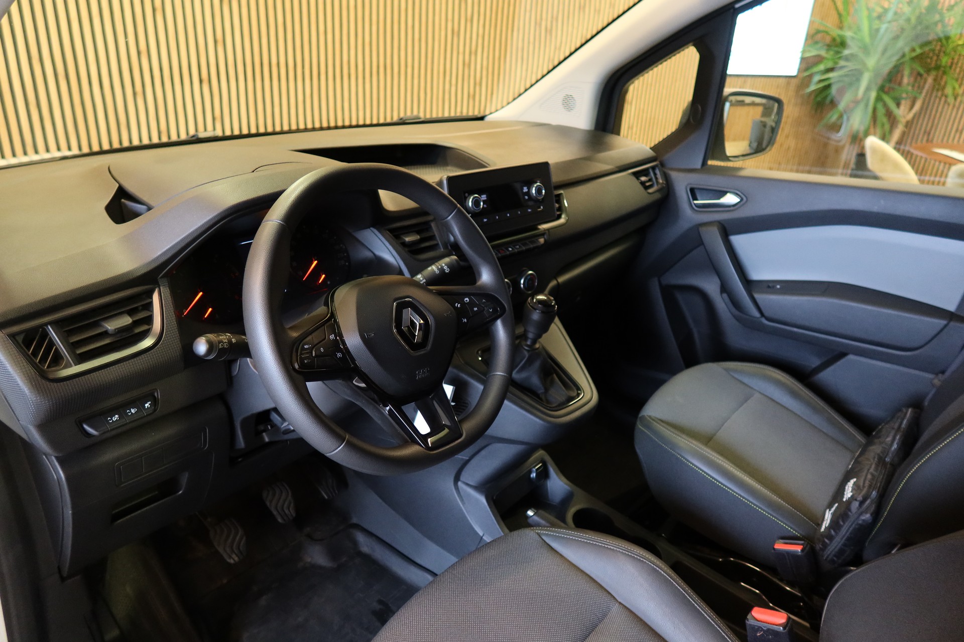 RENAULT Kangoo Van 1.5 dCi 95 Extra-image-11