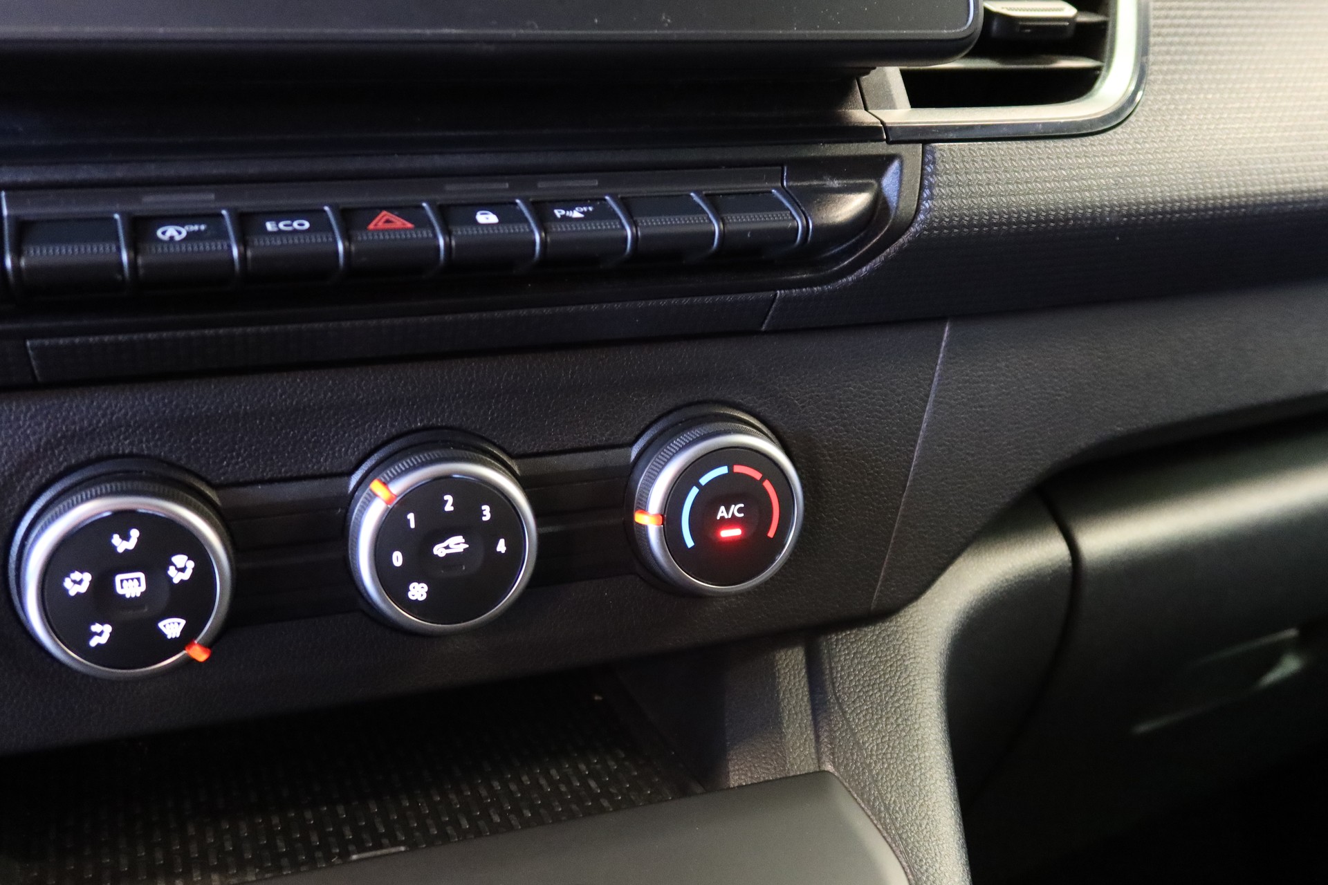 RENAULT Kangoo Van 1.5 dCi 95 Extra-image-12