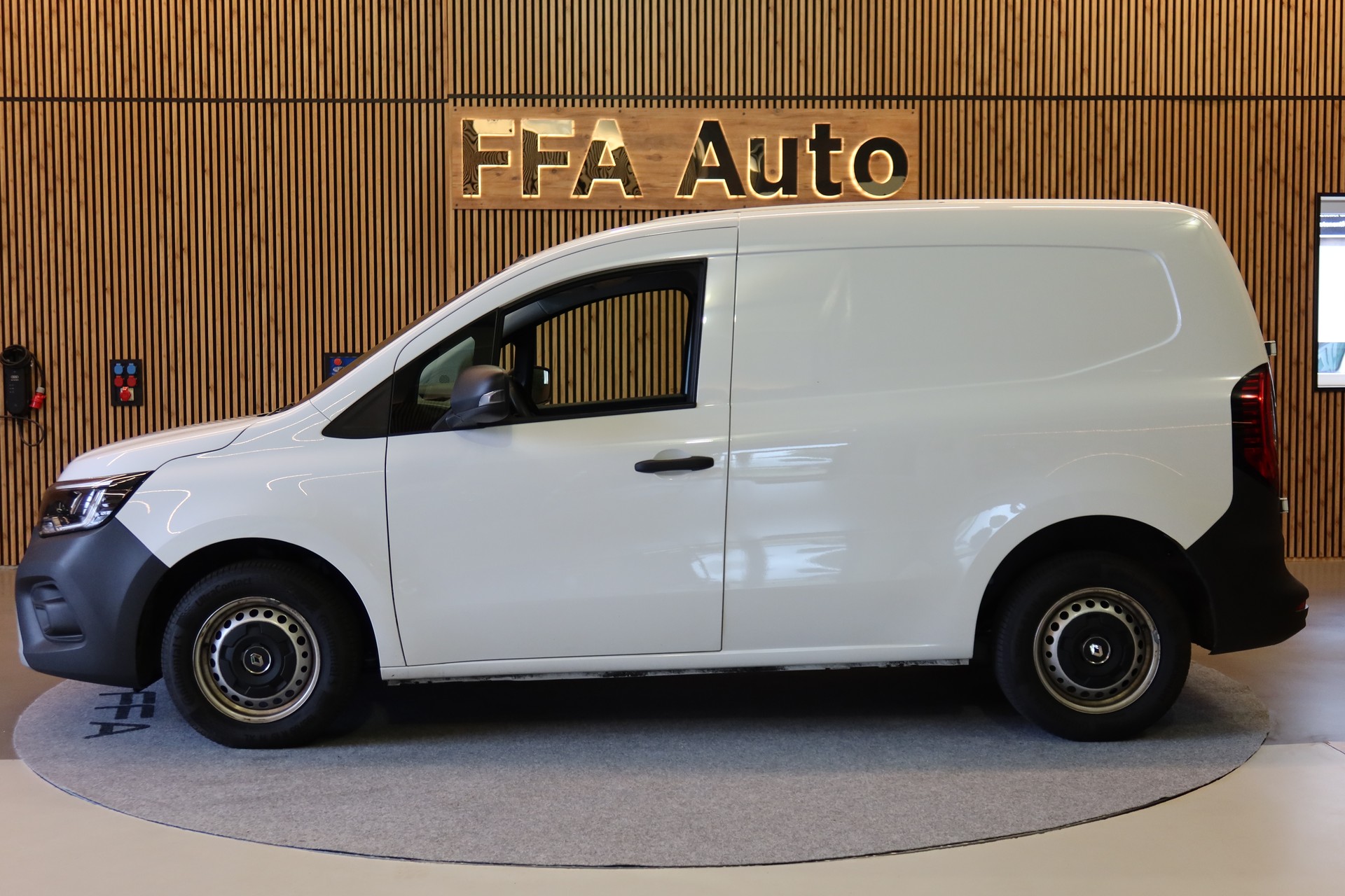 RENAULT Kangoo Van 1.5 dCi 95 Extra-image-10