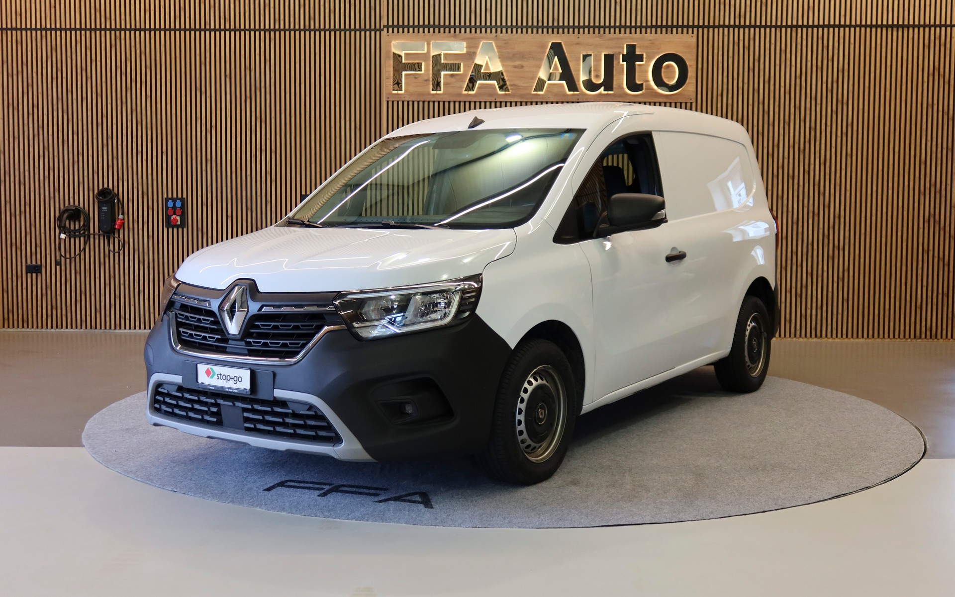 RENAULT Kangoo Van 1.5 dCi 95 Extra-image-0